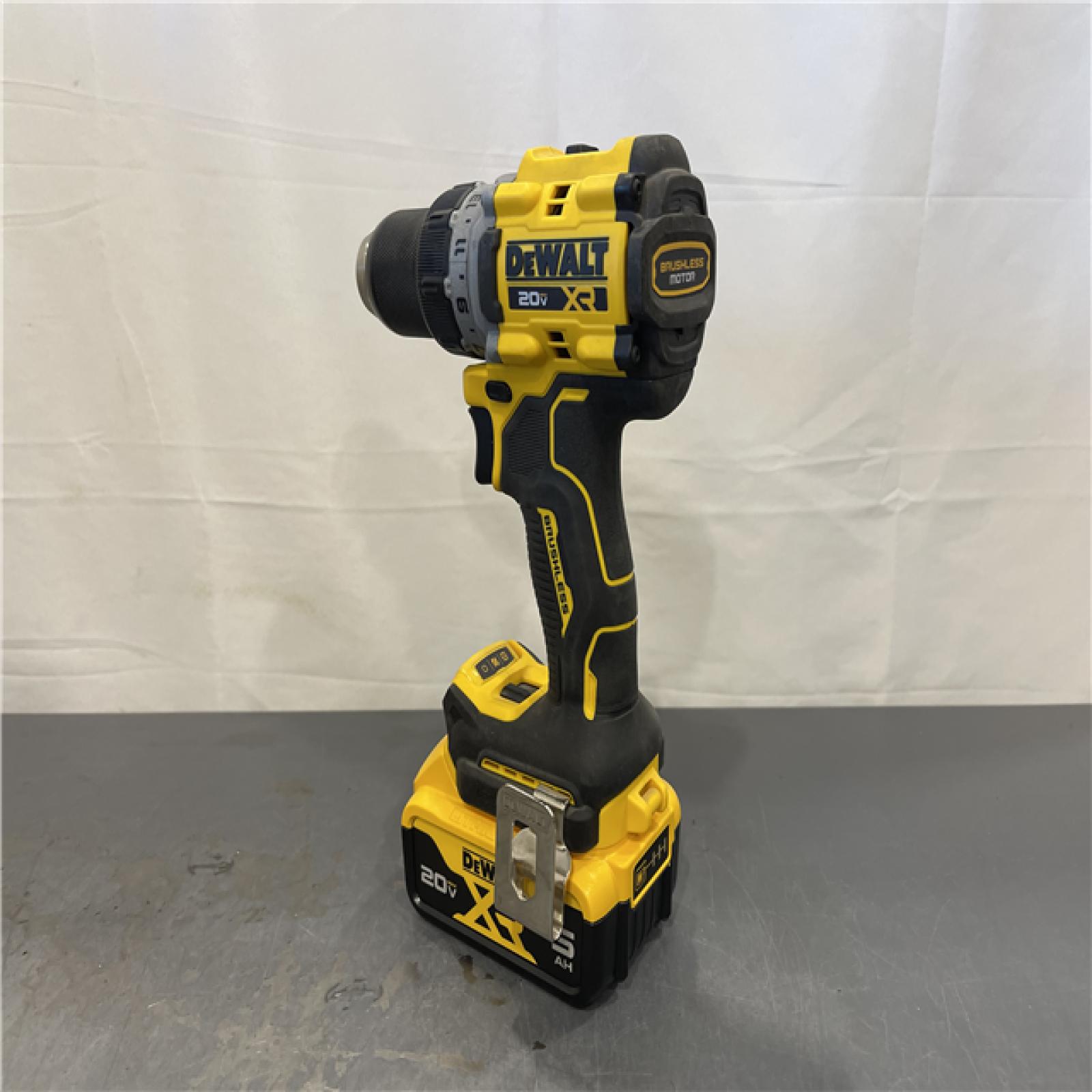AS-IS - DEWALT 20V MAX XR Brushless Cordless 1/2 Drill/Driver Kit