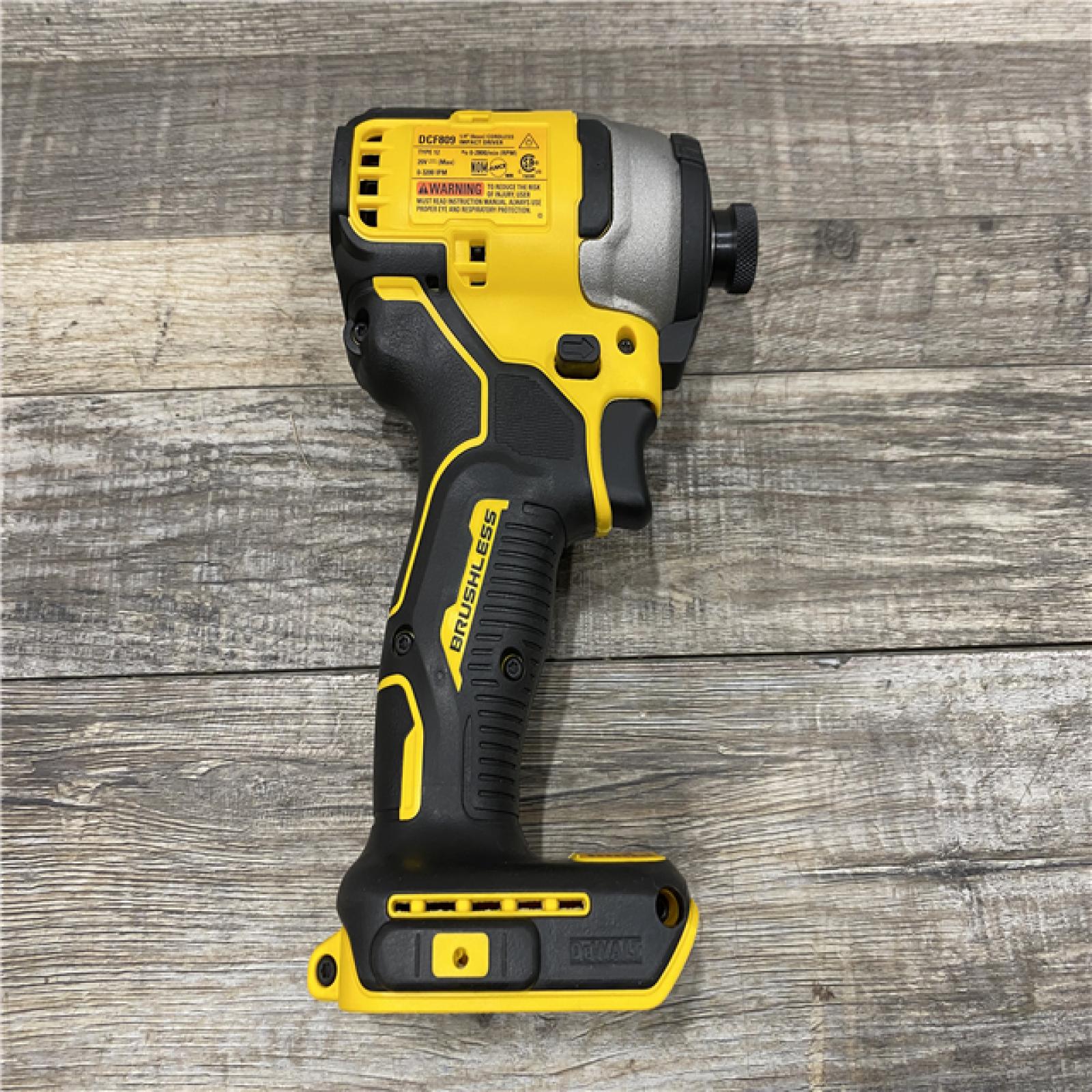 AS-IS DEWALT Atomic 20V Max Lithium-Ion Brushless Cordless Compact 1/4 in. Impact Driver Kit