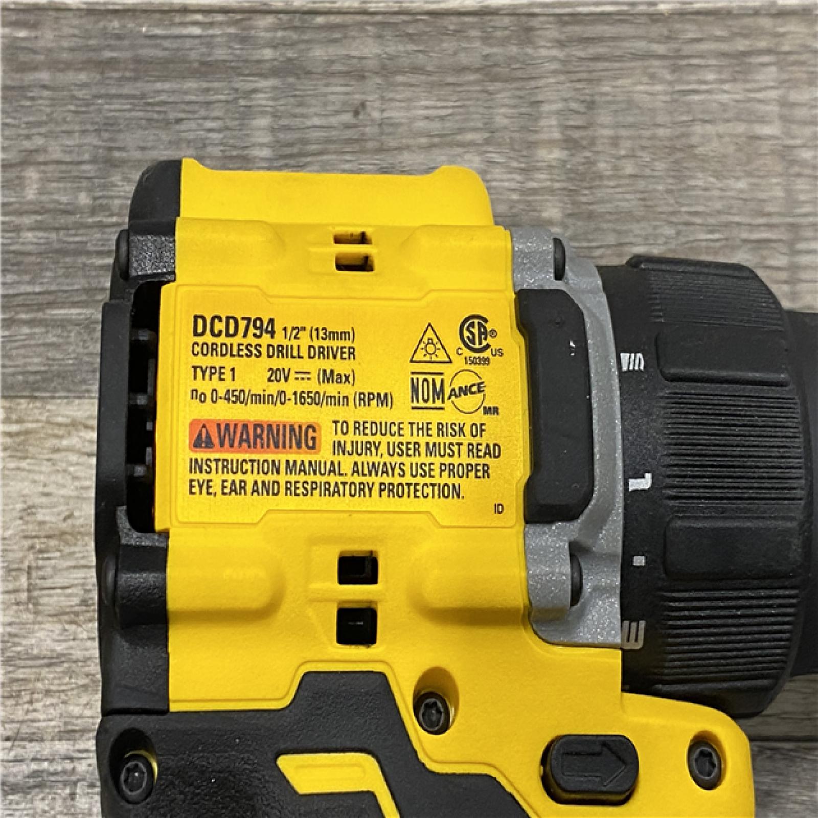 AS-IS DEWALT ATOMIC 20-Volt MAX Lithium-Ion Cordless (2-Tool) Combo Kit