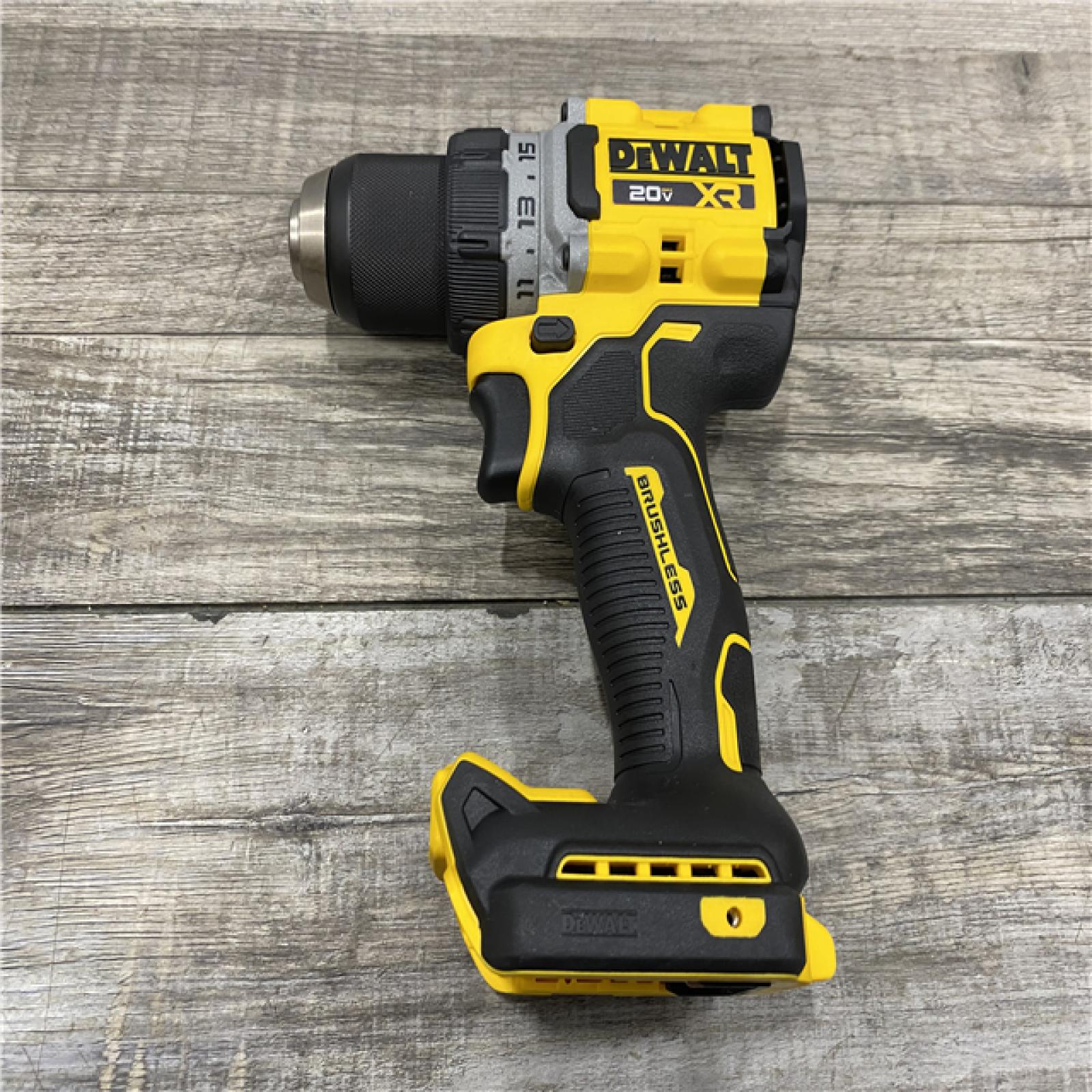 AS-IS DEWALT 20V MAX XR Brushless Cordless 1/2 Drill/Driver Kit