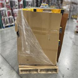 DALLAS LOCATION-NEW! Werner 6 ft. Fiberglass Step Ladder PALLET (16 UNITS)