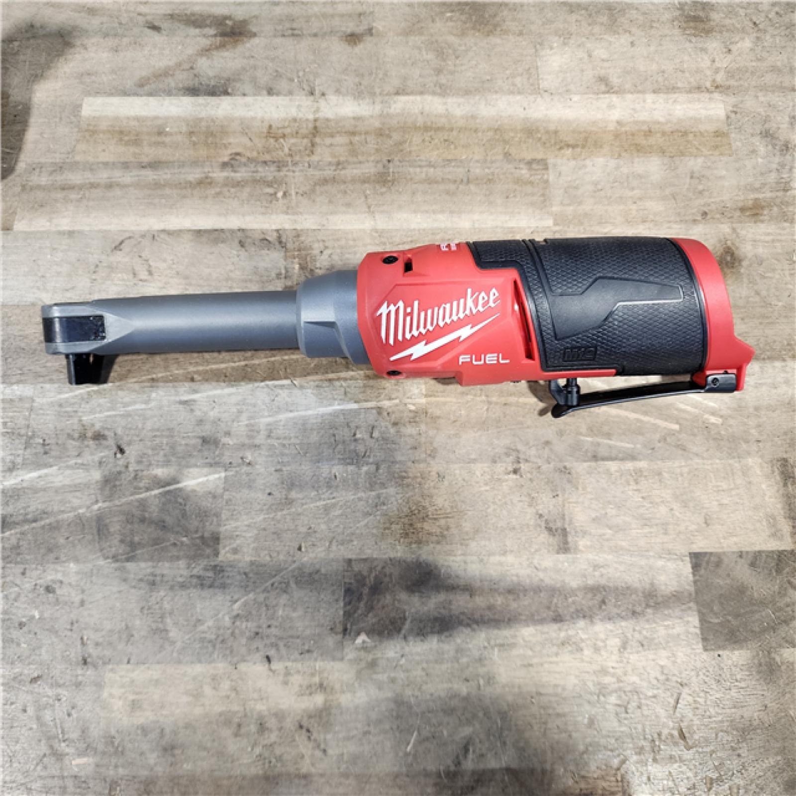 HOUSTON LOCATION - AS-IS Milwaukee 2569-20 12V Cordless 3/8  Extended Reach High Speed Ratchet W/ BATTERY & CHARGER
