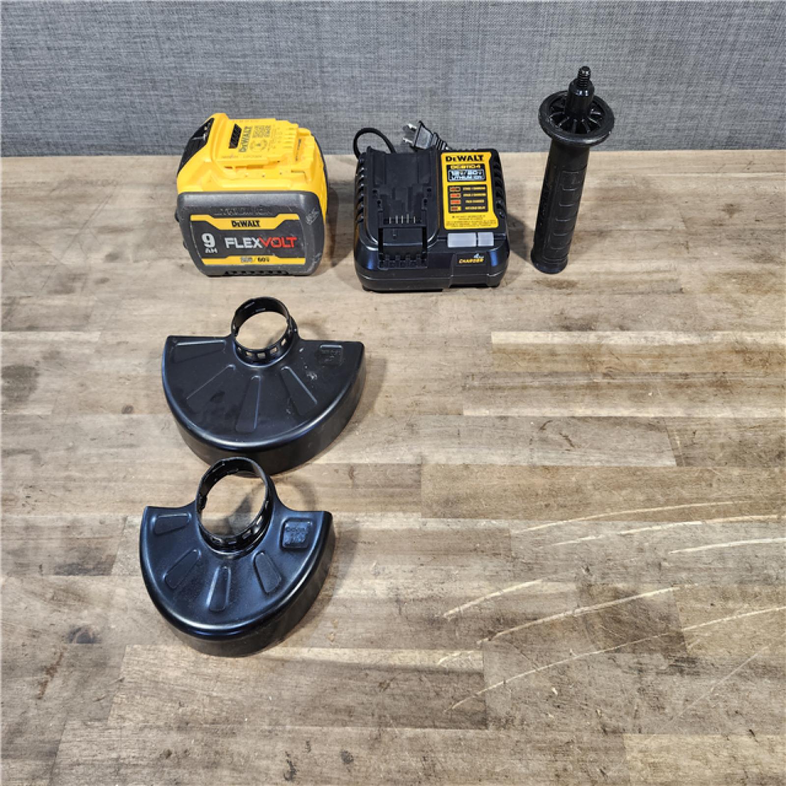 HOUSTON LOCATION - AS-IS DeWalt FLEXVOLT 60V Cordless 4-1/2 to 6 in. Grinder Kit (Battery & Charger)