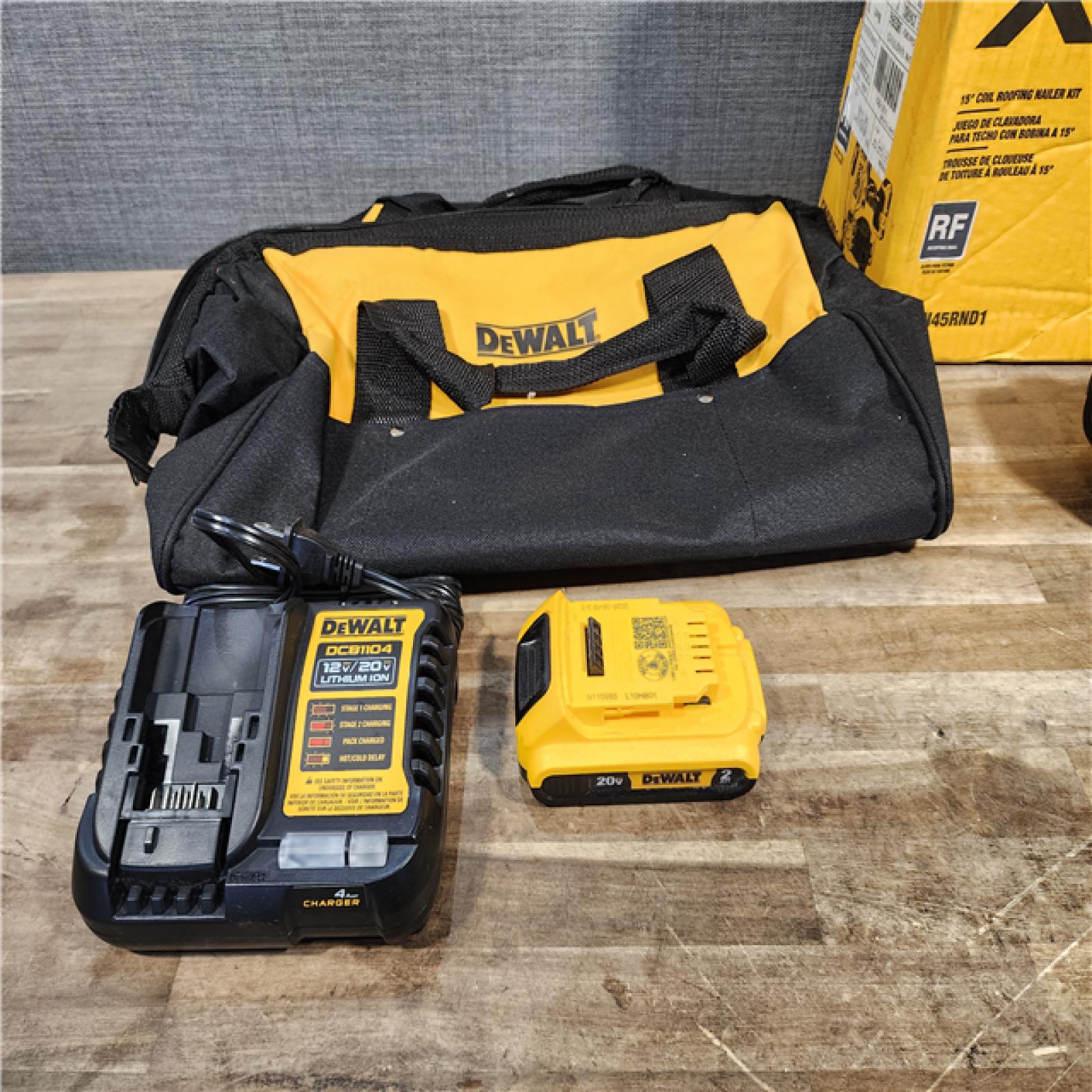 HOUSTON LOCATION - AS-IS DEWALT Roofing Nailer Cordless Kit w/ Battery & Charger