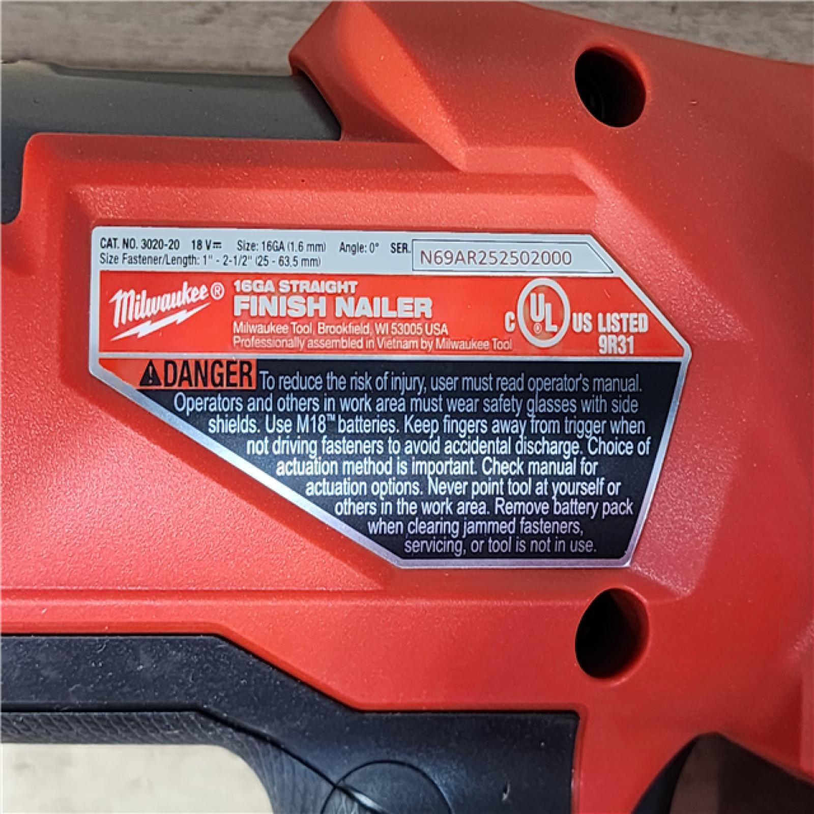 HOUSTON LOCATION - AS-IS (APPEARS LIKE NEW) Milwaukee FUEL 18-Volt Lithium-Ion Brushless Cordless Gen ll 16-Gauge Straight Finish Nailer (Tool Only)