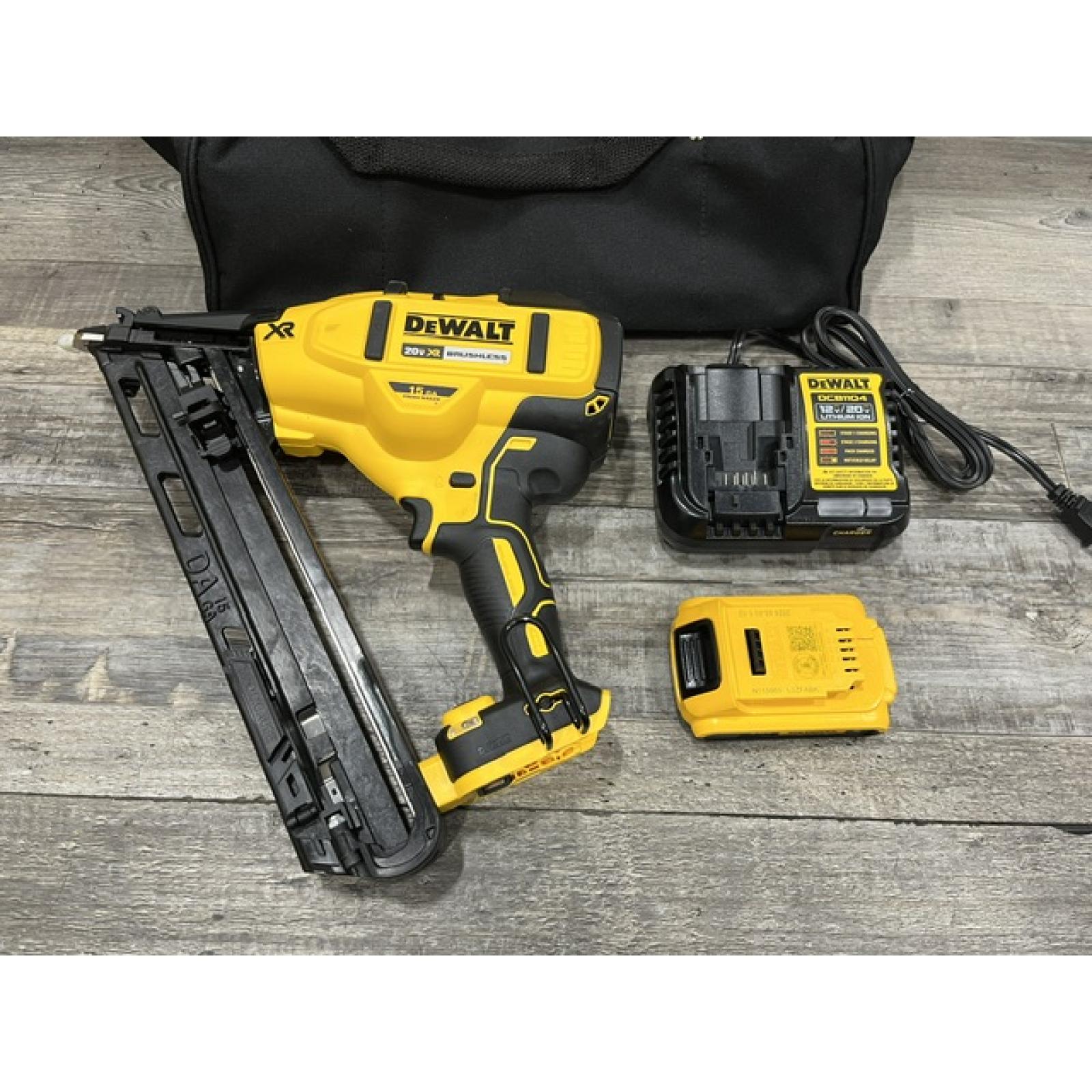 AS-IS DEWALT 20V MAX XR Lithium-Ion Cordless 2-1/2 in. 15-Gauge Finish Nailer Kit