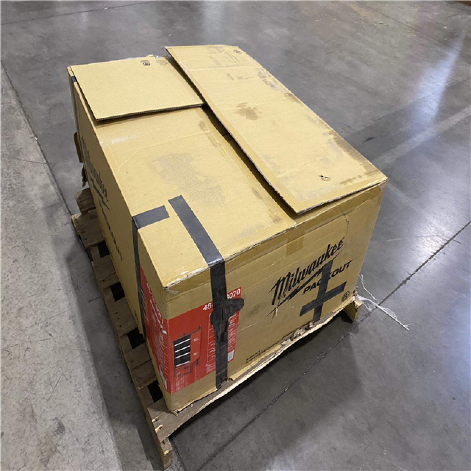 Dallas Location - As-Is Milwaukee PACKOUT Rack Kit