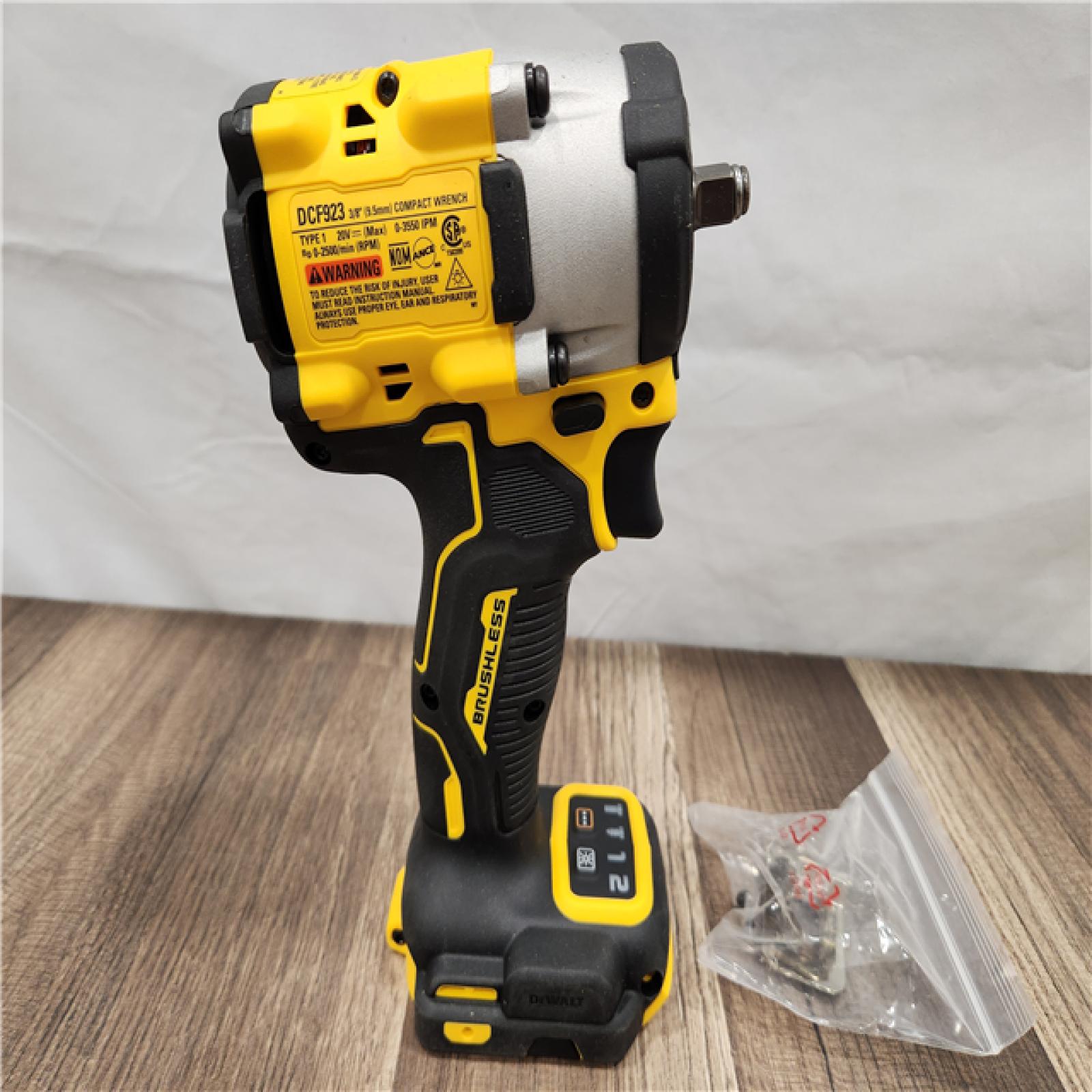LIKE NEW! - DeWalt 20V MAX ATOMIC 3/8 in. Cordless Brushless Compact Impact Wrench Tool Only