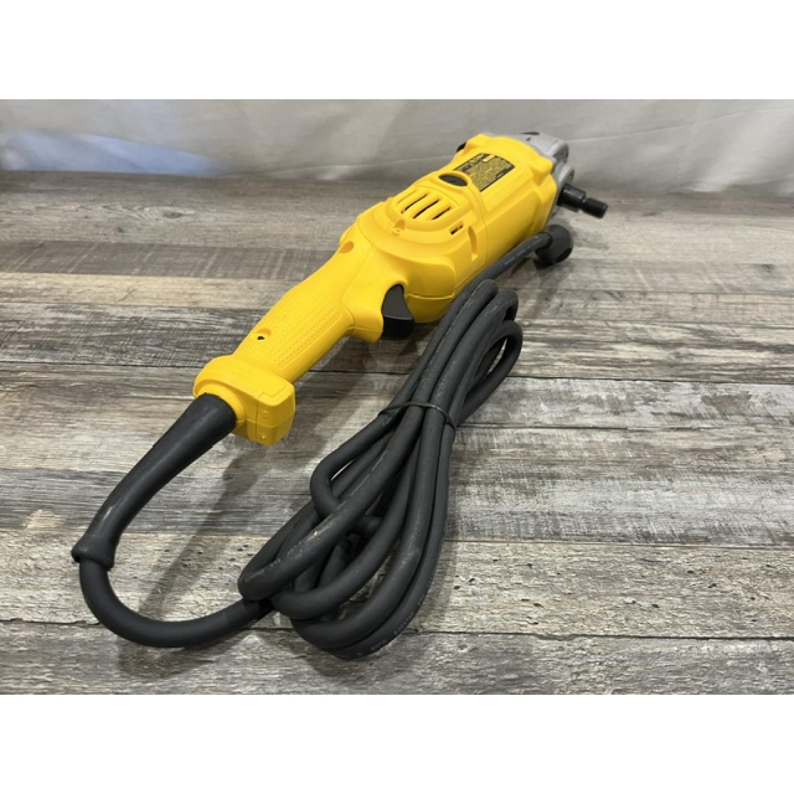 NEW - DEWALT 12 Amp 7 in./9 in. Variable Speed Polisher