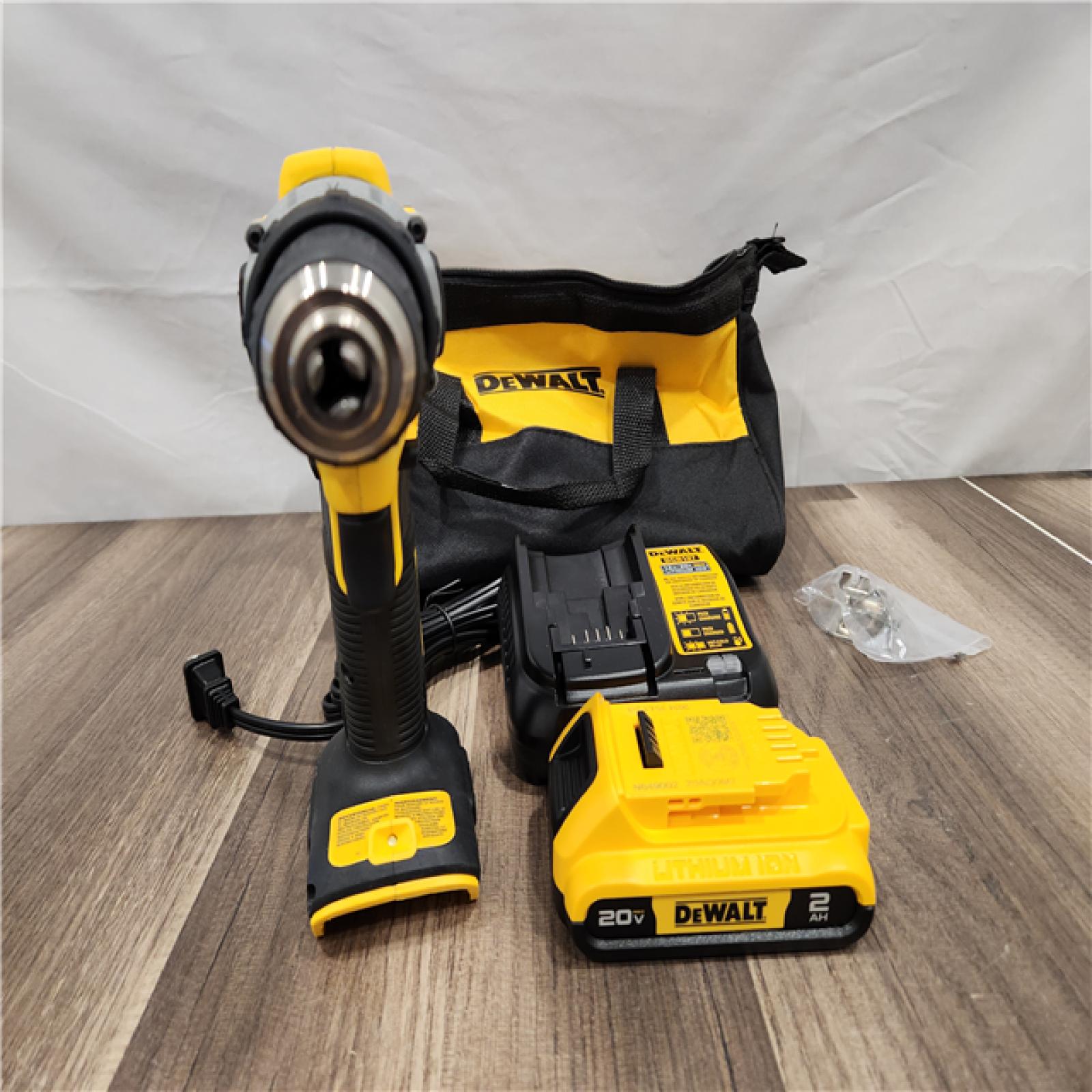 LIKE NEW! - DEWALT 20V  Cordless.5 in Drill Driver  2 Ah