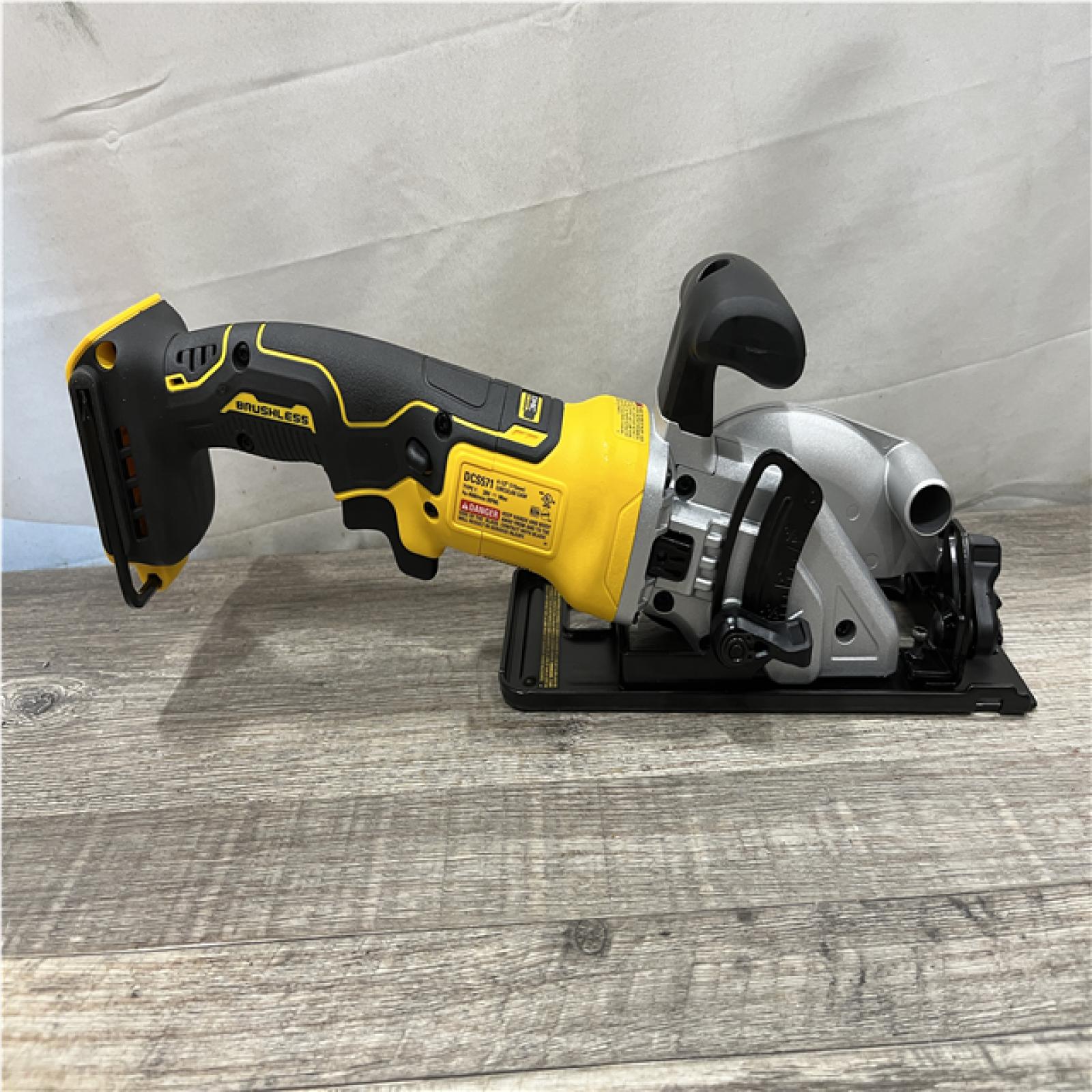 AS-IS DEWALT ATOMIC 20V MAX Cordless Brushless 4-1/2 in. Circular Saw (Tool Only)