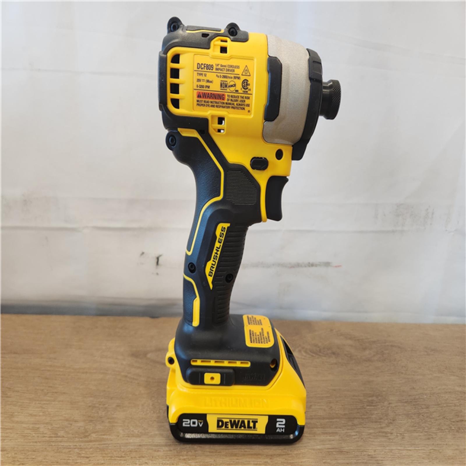 AS-IS- DeWalt ATOMIC 20V MAX Brushless Compact 1/4 in. Impact Driver Kit