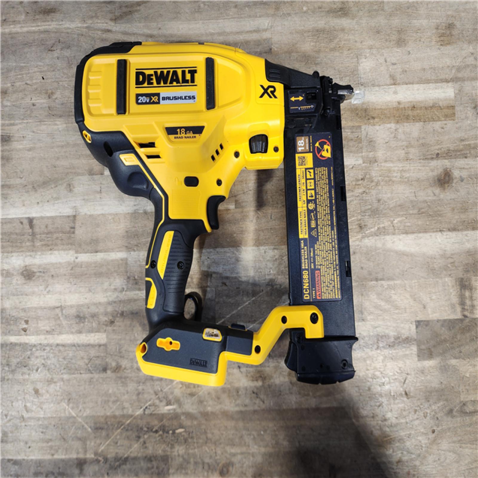 HOUSTON LOCATION - AS-IS DeWalt 20V MAX XR Lithium-Ion Cordless 18-Gauge Brad Nailer (Tool Only)