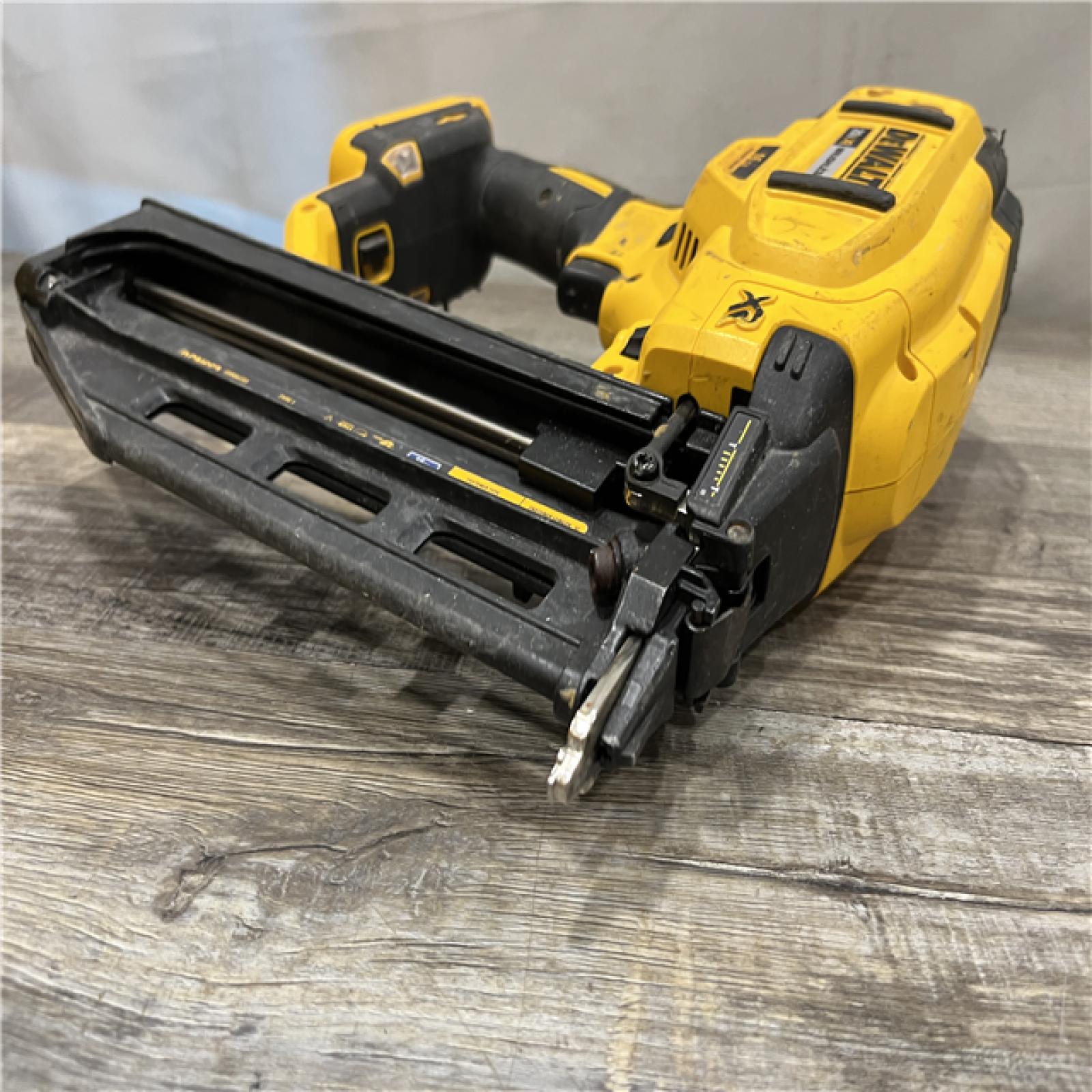 AS-IS DEWALT 20V MAX XR 16-Gauge Lithium-Ion Cordless Finish Nailer (Tool Only)