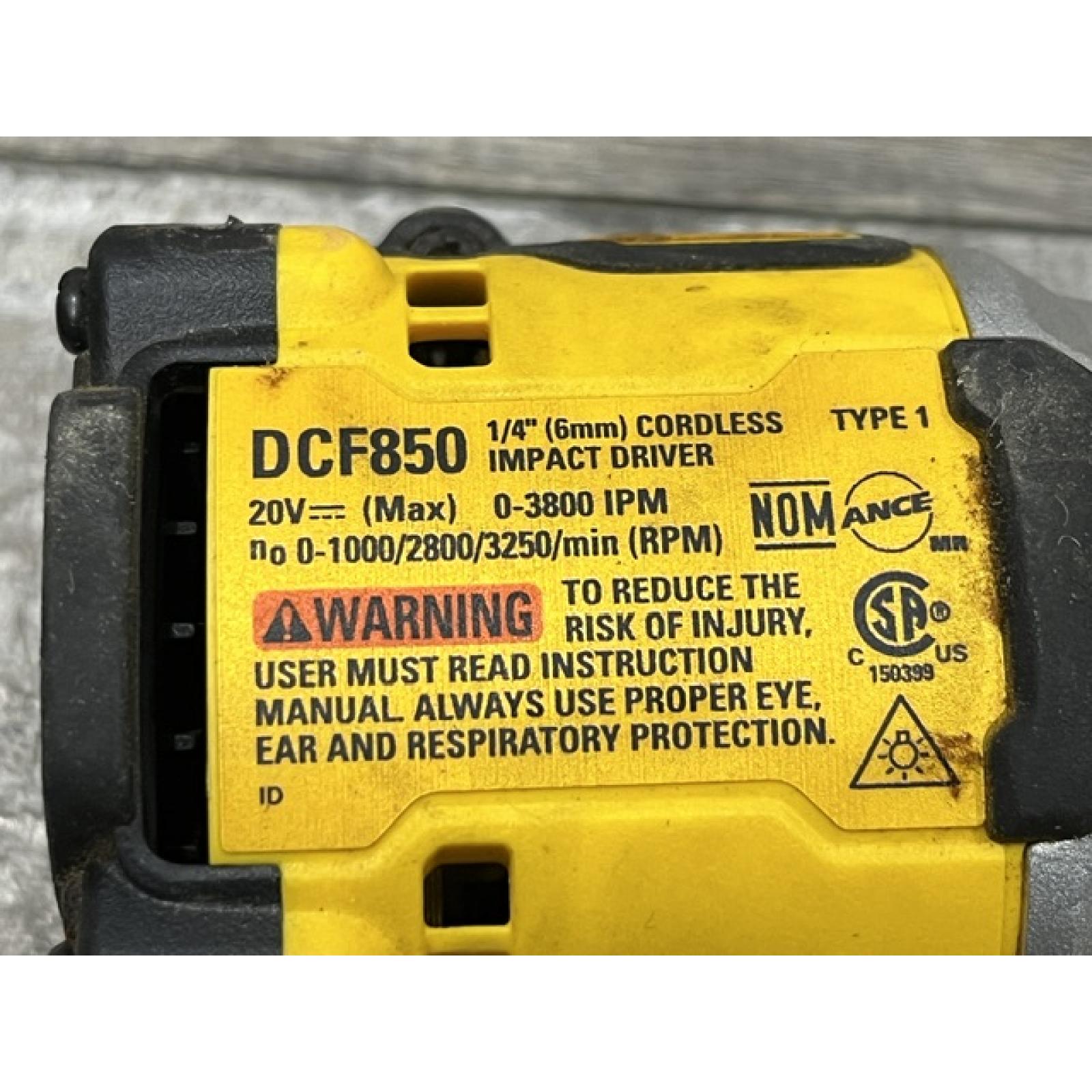 AS-IS DEWALT ATOMIC 20V MAX Lithium-Ion Cordless 1/4 in. Brushless Impact Driver Kit