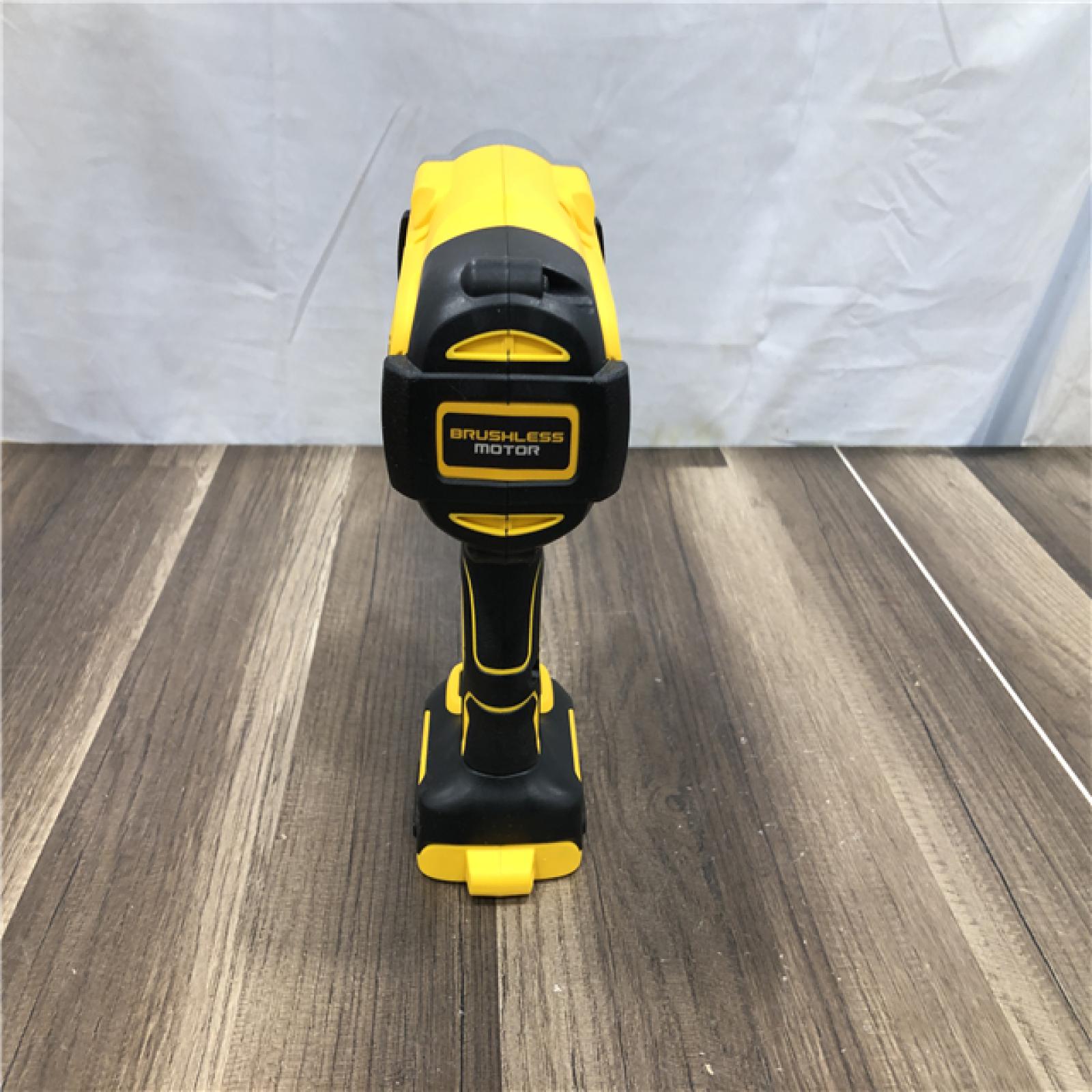 AS-IS DEWALT 20V MAX Lithium-Ion Cordless 1/2 in. Impact Wrench Kit