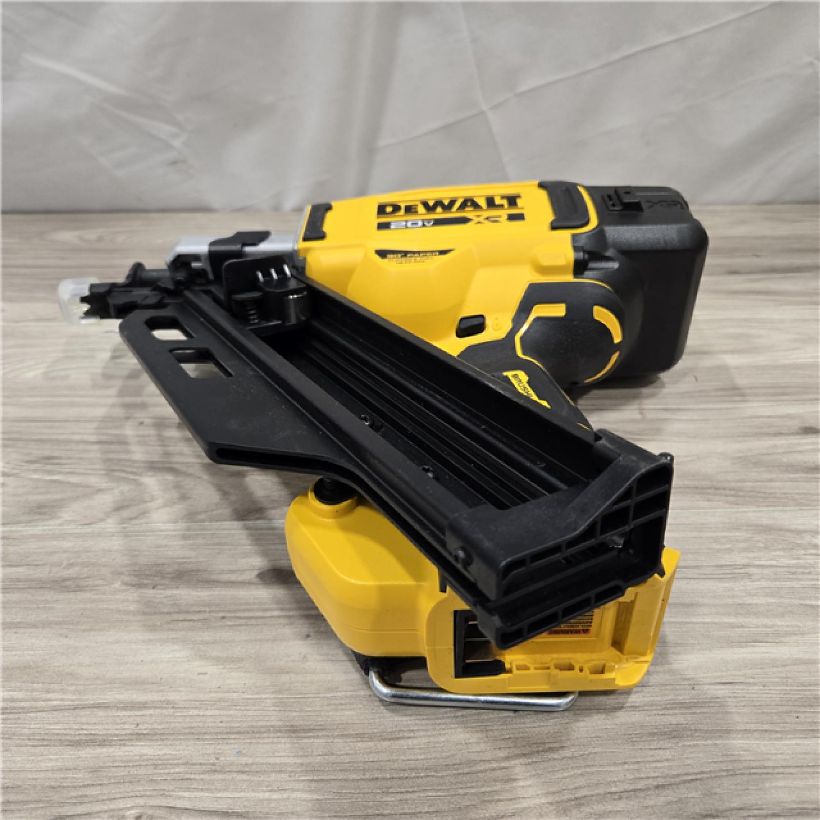 AS-IS DEWALT 20V 30 Degree Cordless Framing Nailer (Tool-Only)