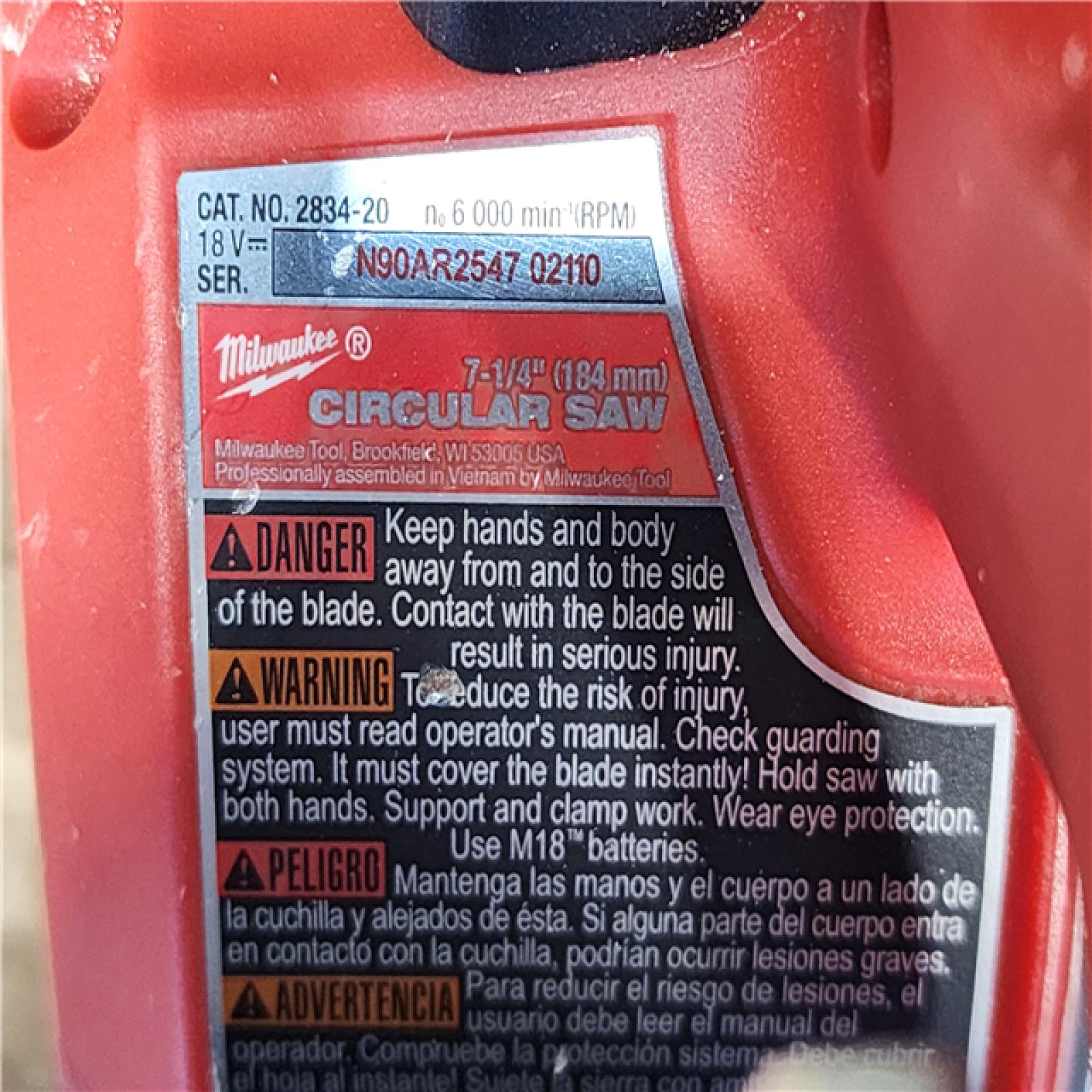 HOUSTON LOCATION - AS-IS Milwaukee FUEL 18V Lithium-Ion Brushless Cordless 7-1/4 in. Circular Saw (Tool-Only)