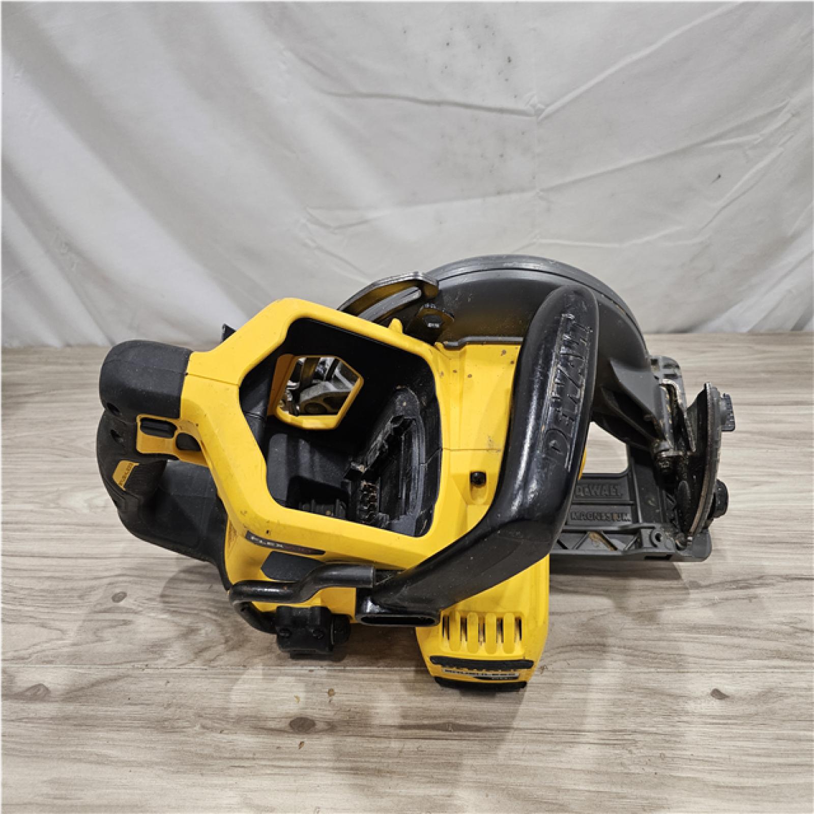 AS-IS DEWALT FLEXVOLT 60V MAX Cordless Brushless 7-1/4 in. Wormdrive Style Circular Saw (Tool Only)
