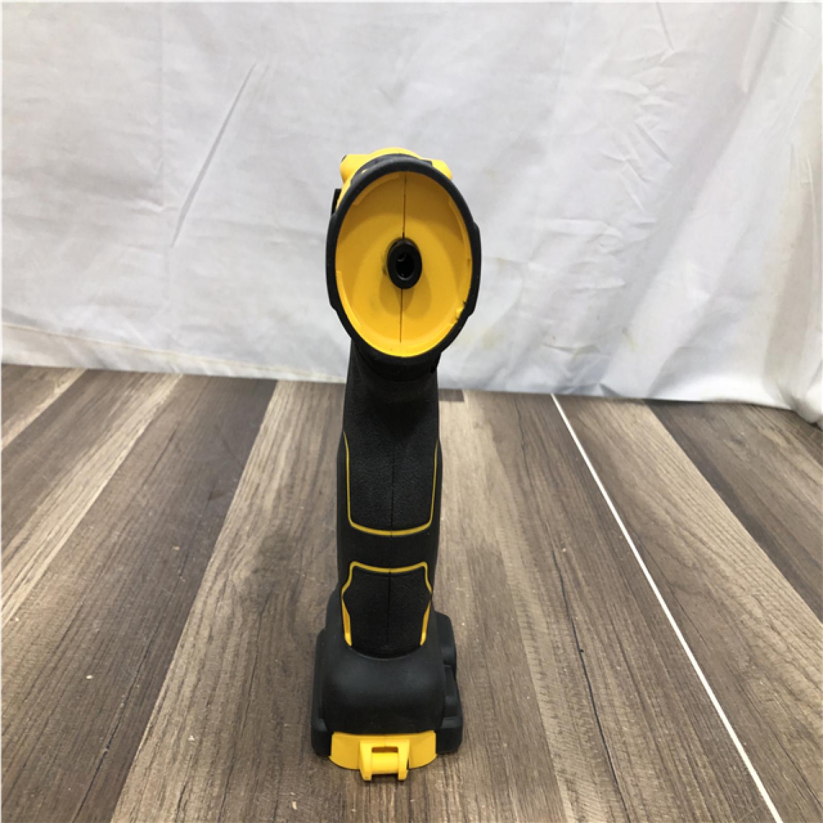 AS-IS DEWALT 20-Volt MAX Cordless 3/16 in. Rivet Tool (Tool-Only)