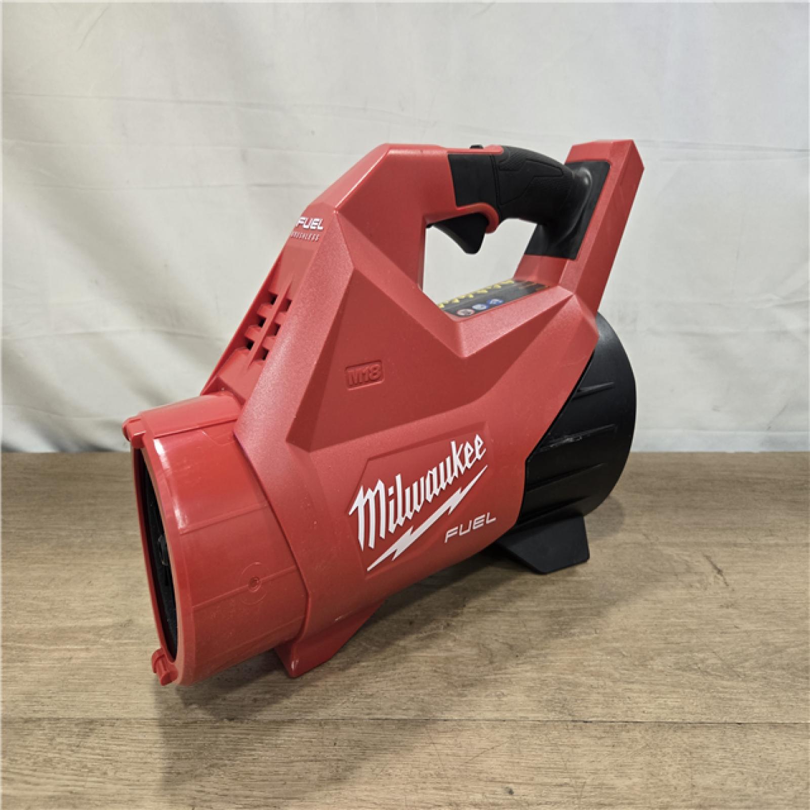 AS-IS Milwaukee FUEL 120 MPH 500 CFM 18V Cordless Leaf Blower Kit