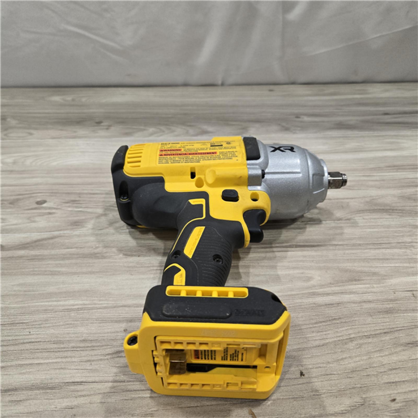 AS-IS Dewalt 20V MAX Lithium-Ion Cordless 1/2 in. Impact Wrench Kit