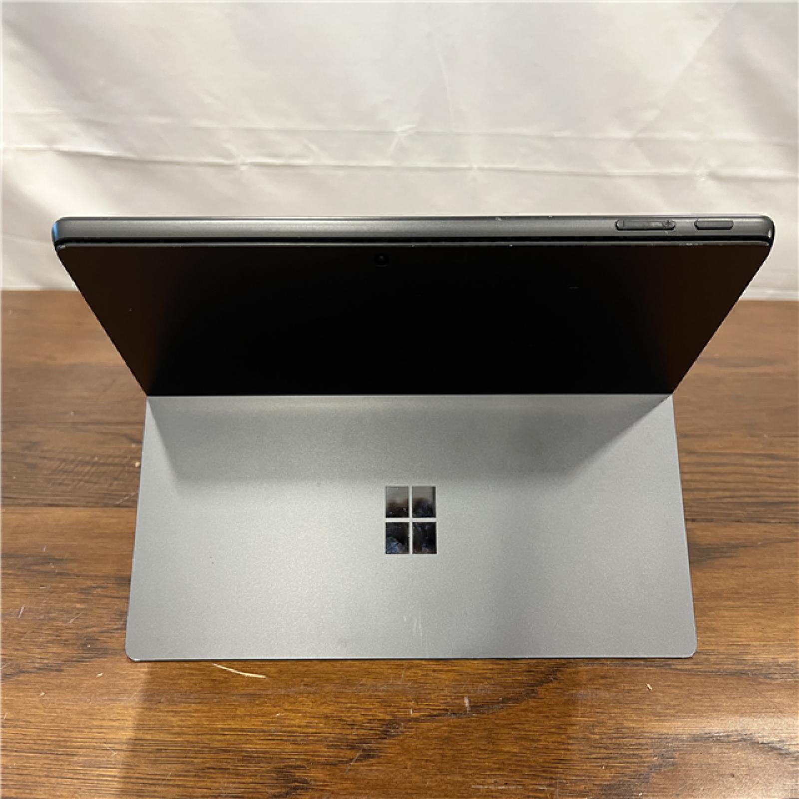 Microsoft Surface Pro 9 2038 Core i5-1235U 2.5GHz 8GB 256GB - Black