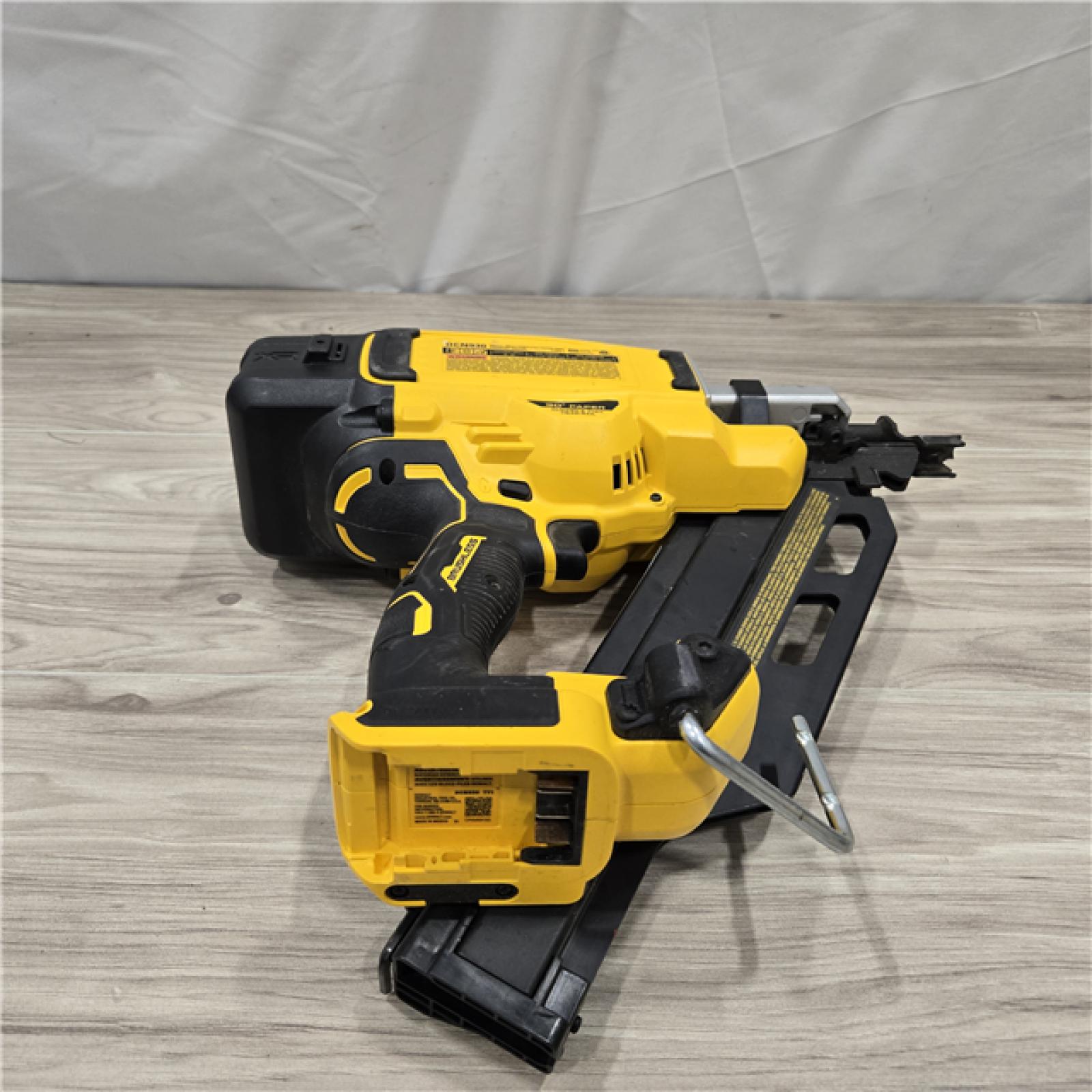 AS-IS DEWALT 20V 30 Degree Cordless Framing Nailer (Tool-Only)