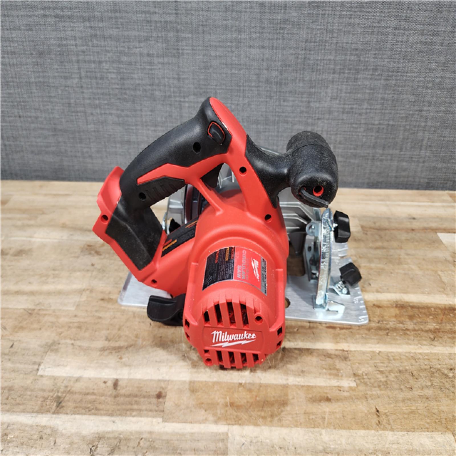HOUSTON LOCATION - AS - IS Milwaukee 18V Lithium-Ion Cordless 6-1/2 in. Circular Saw (Tool-Only)