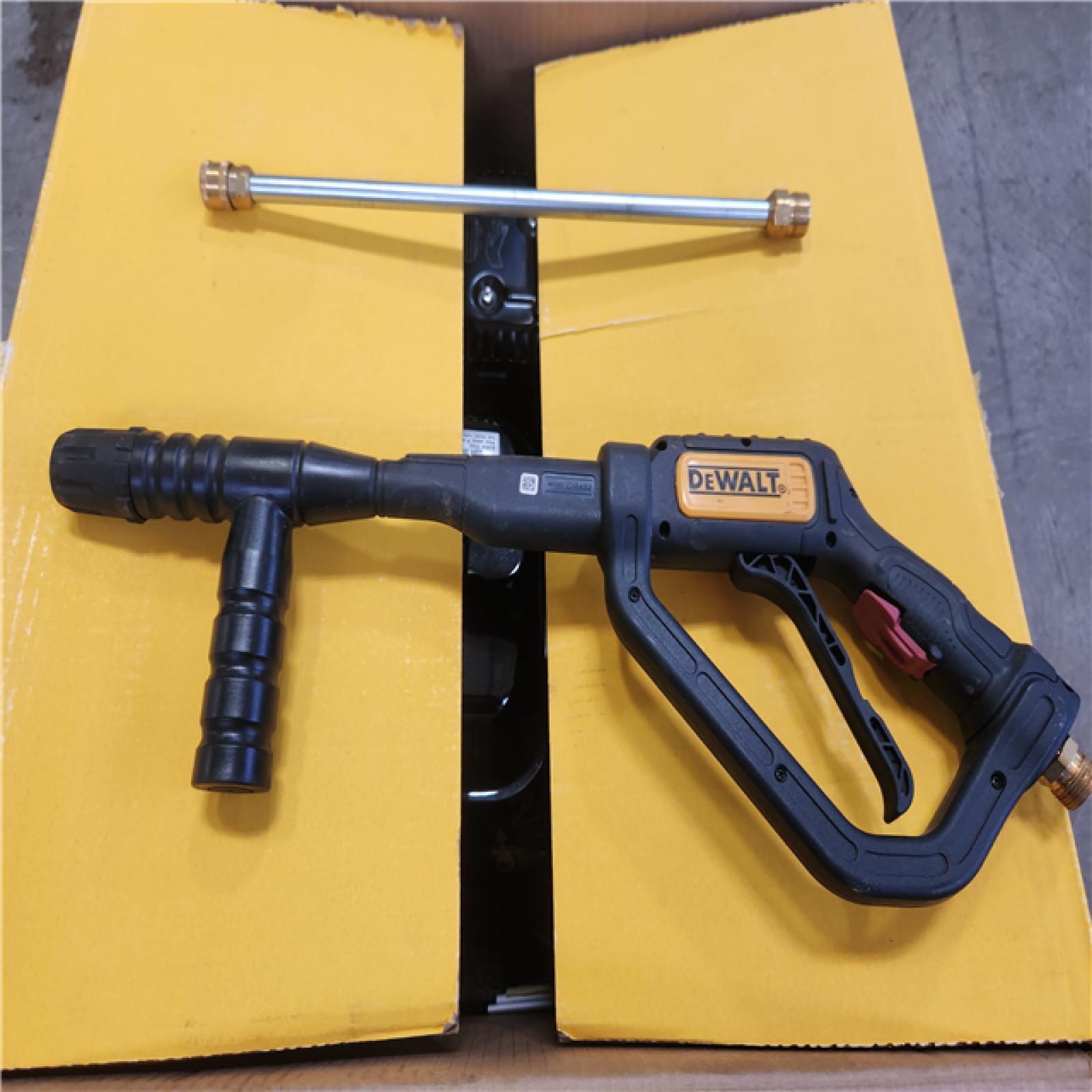 Phoenix LIKE NEW DEWALT 3600 PSI 2.5 GPM Cold Water Gas Professional Pressure Washer with HONDA GX200 Engine