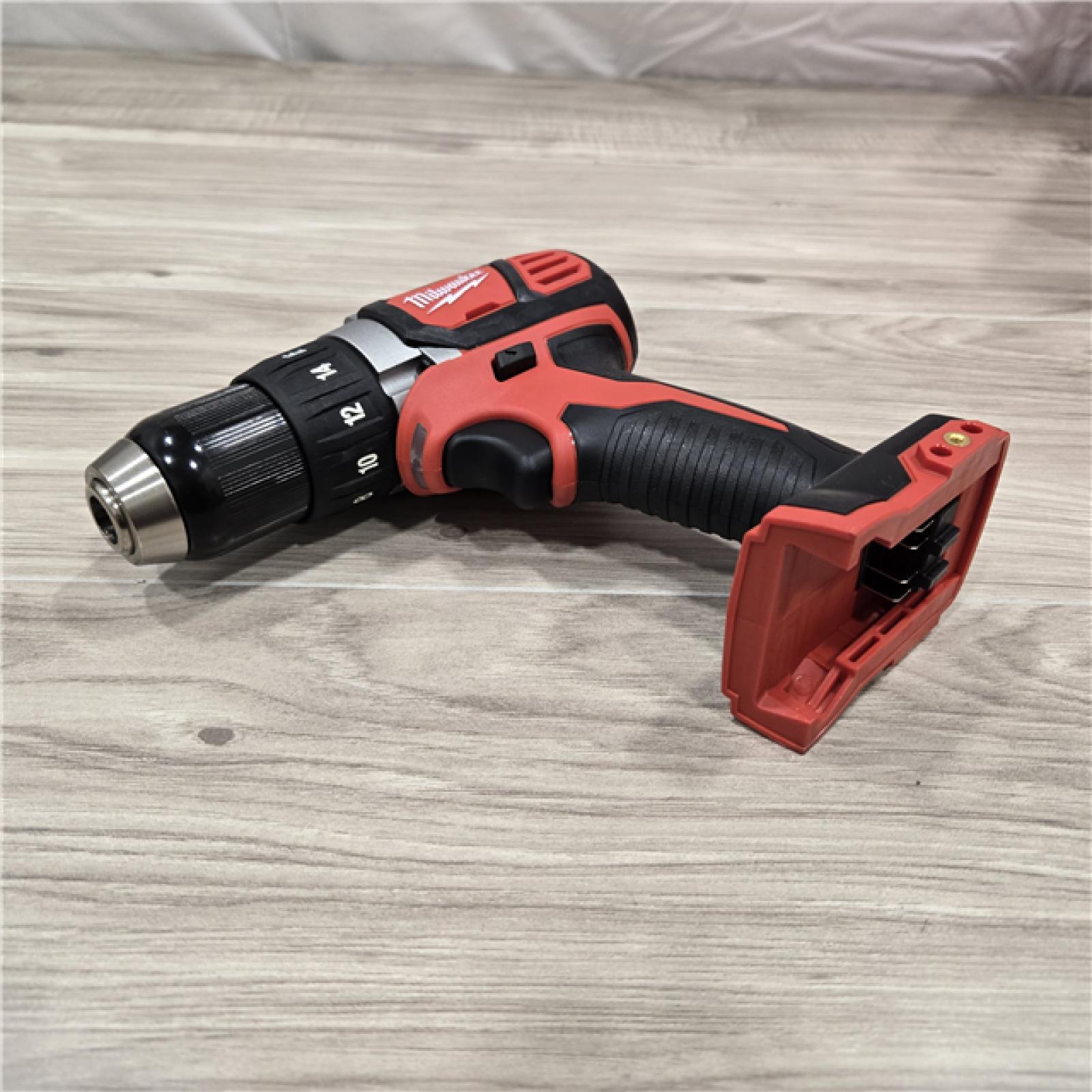 LIKE NEW- Milwaukee 18V Cordless Brushed 2 Tool Drill/Driver and Impact Driver Kit