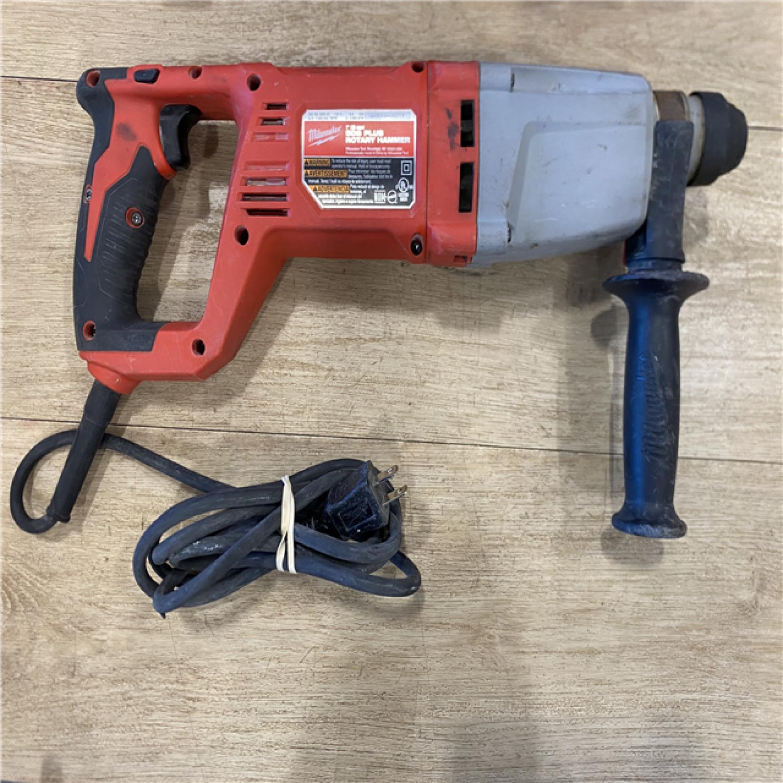AS-IS Milwaukee 8 Amp Corded 1 in. SDS D-Handle Rotary Hammer