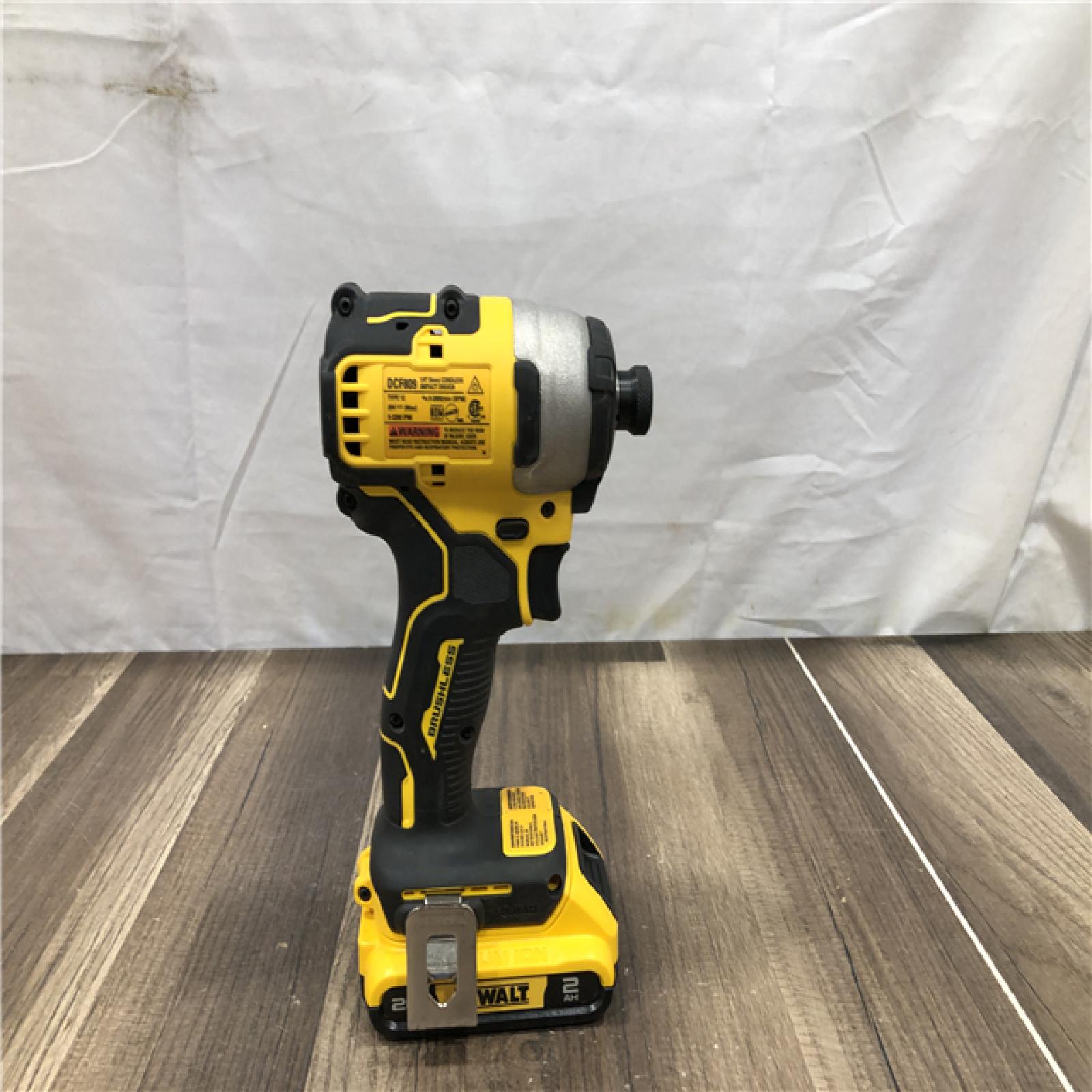 AS-IS DEWALT Atomic 20V Max Lithium-Ion Brushless Cordless Compact 1/4 in. Impact Driver Kit