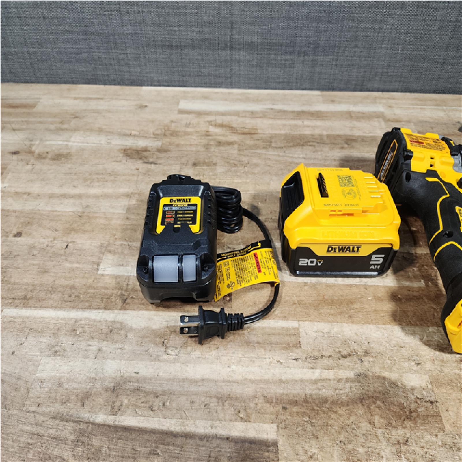 HOUSTON LOCATION - AS - IS DEWALT ATOMIC 20V Lithium-Ion Cordless 1/2 in. Hammer Drill Kit