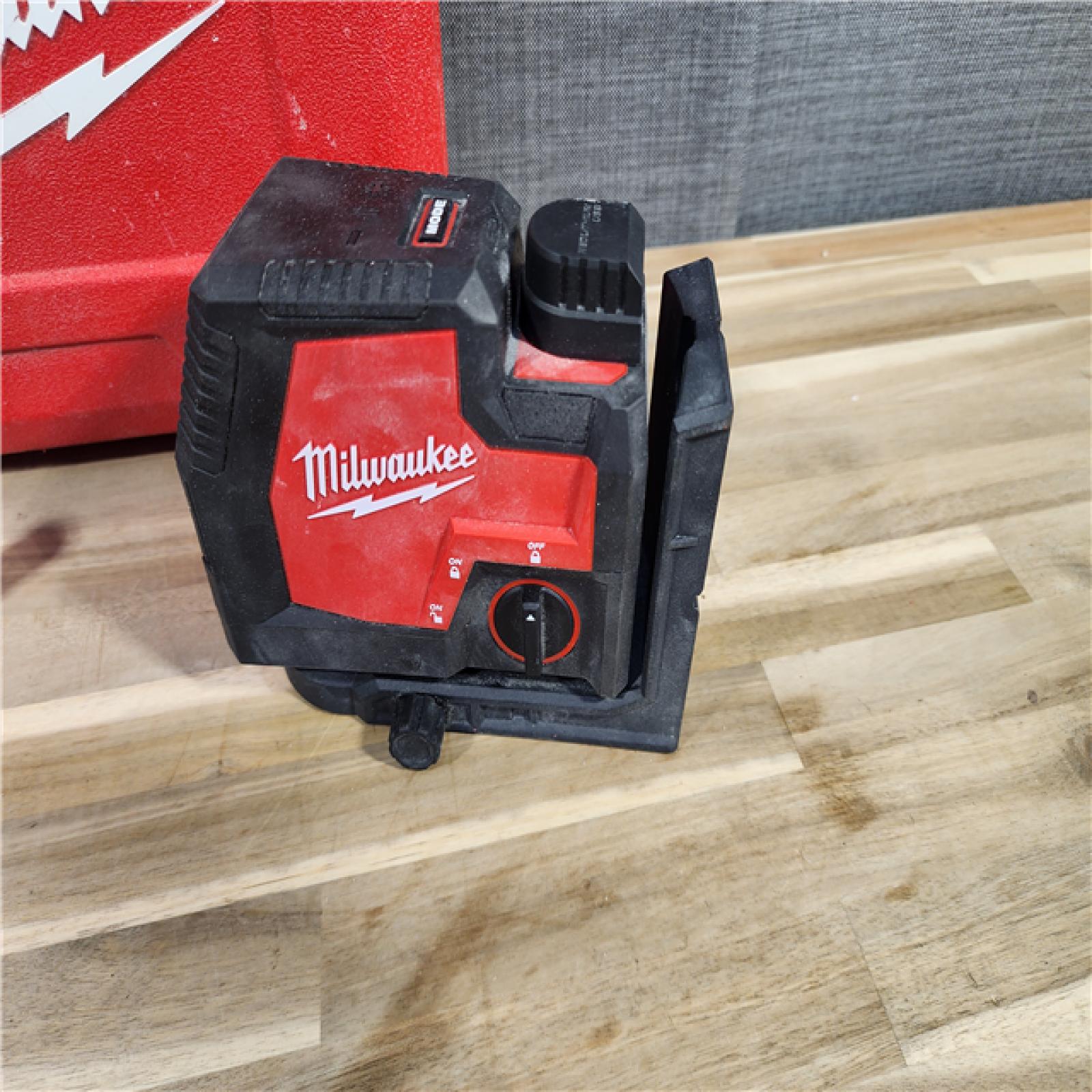 HOUSTON LOCATION - AS-IS Milwaukee 3521-21 4V Lithium-Ion Cordless USB Rechargeable Green Beam Cross Line Laser