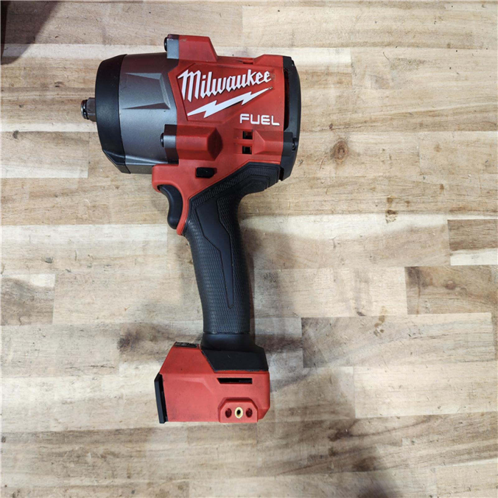 HOUSTON LOCATION - AS-IS Milwaukee FUEL 18V Lithium-Ion Brushless Cordless 1/2 in. Impact Wrench w/Friction Ring Kit