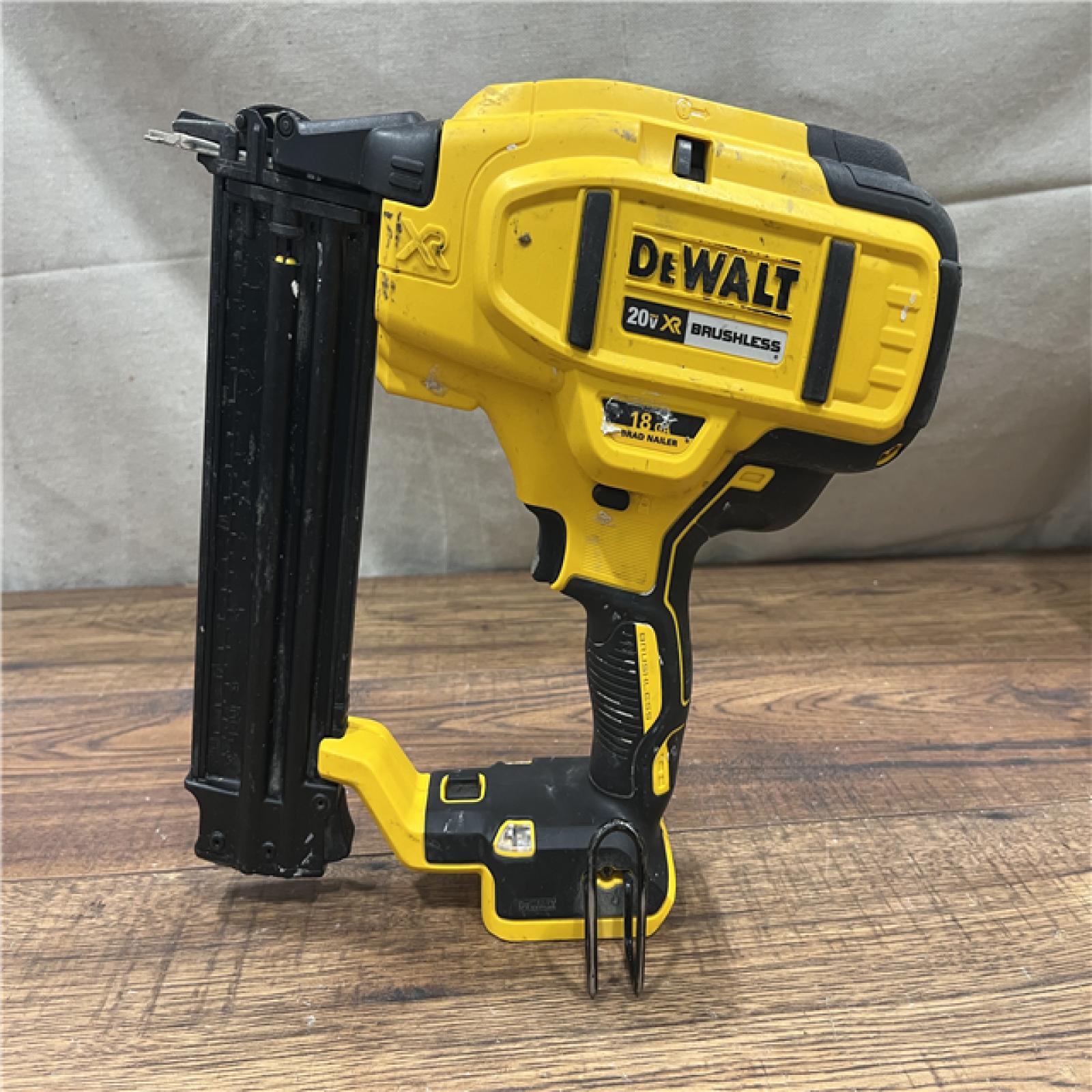 AS-IS DEWALT 20V MAX XR 18 Gauge Brad Nailer Kit