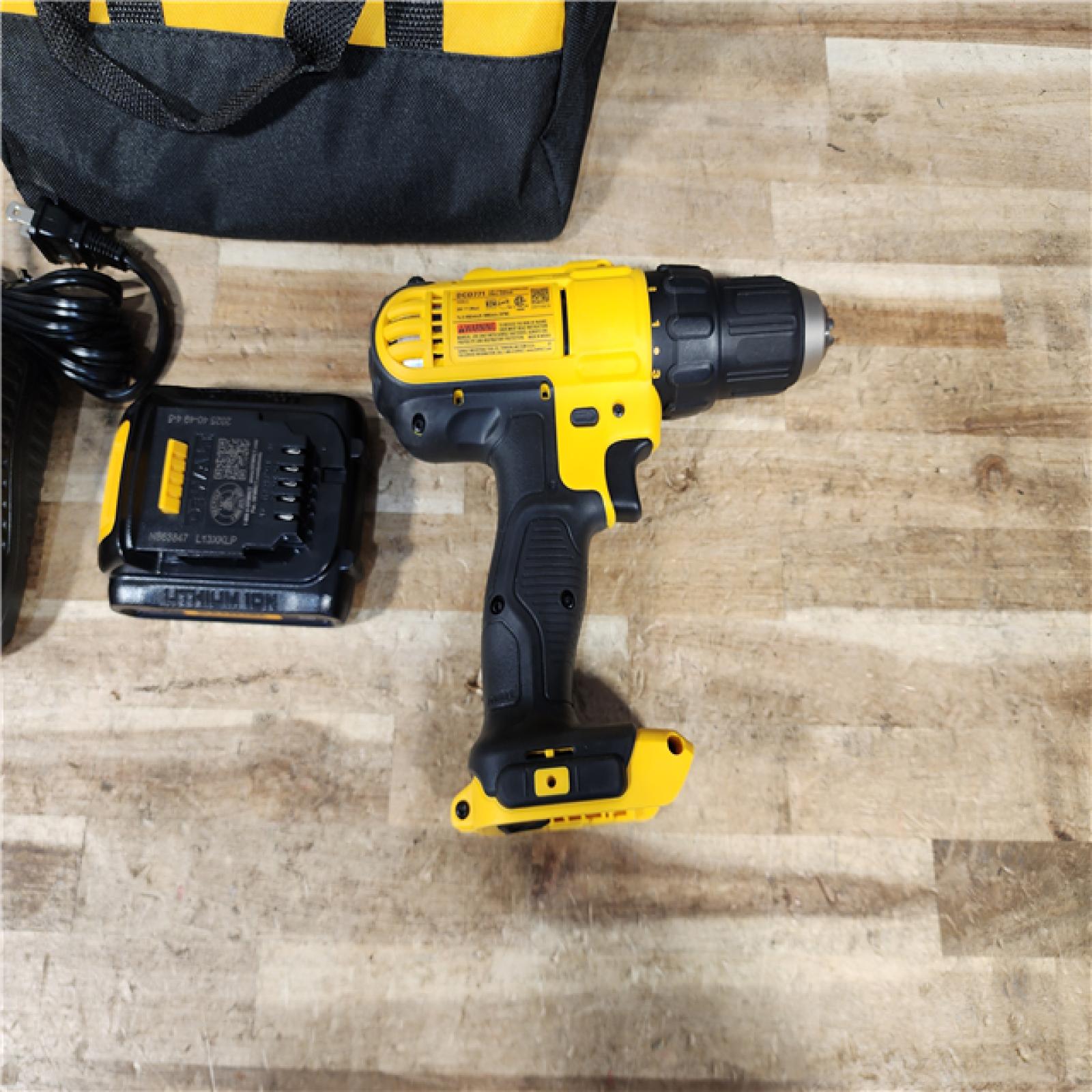 HOUSTON LOCATION - AS - IS DEWALT 20V MAX Cordless 1/2 in. Drill/Driver Kit