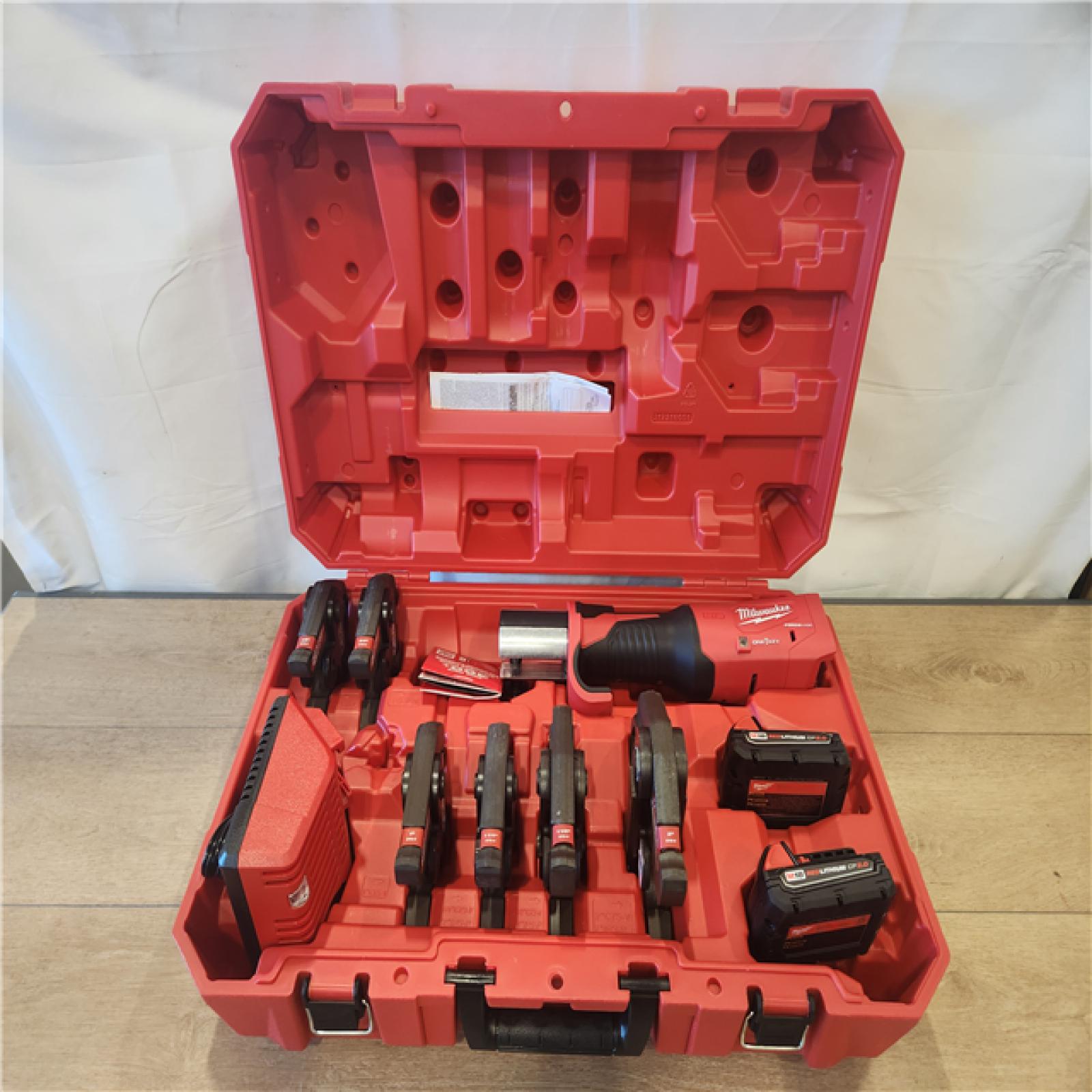 AS-IS- Milwaukee M18 Force Logic ONE KEY Press Tool 1/2-2 Kit