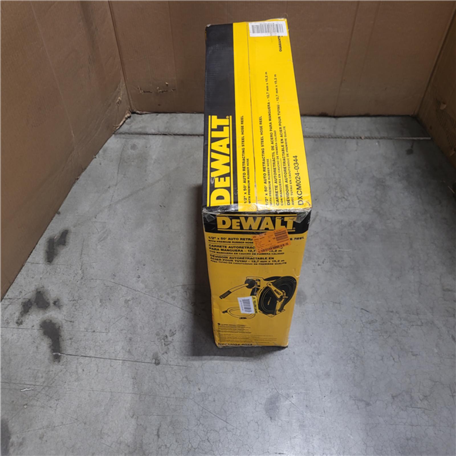 CALIFORNIA AS-IS DEWALT 1/2×50' AUTO RETRACTING STEEL HOSE REEL WITH PREMIUM RUBBER HOSE