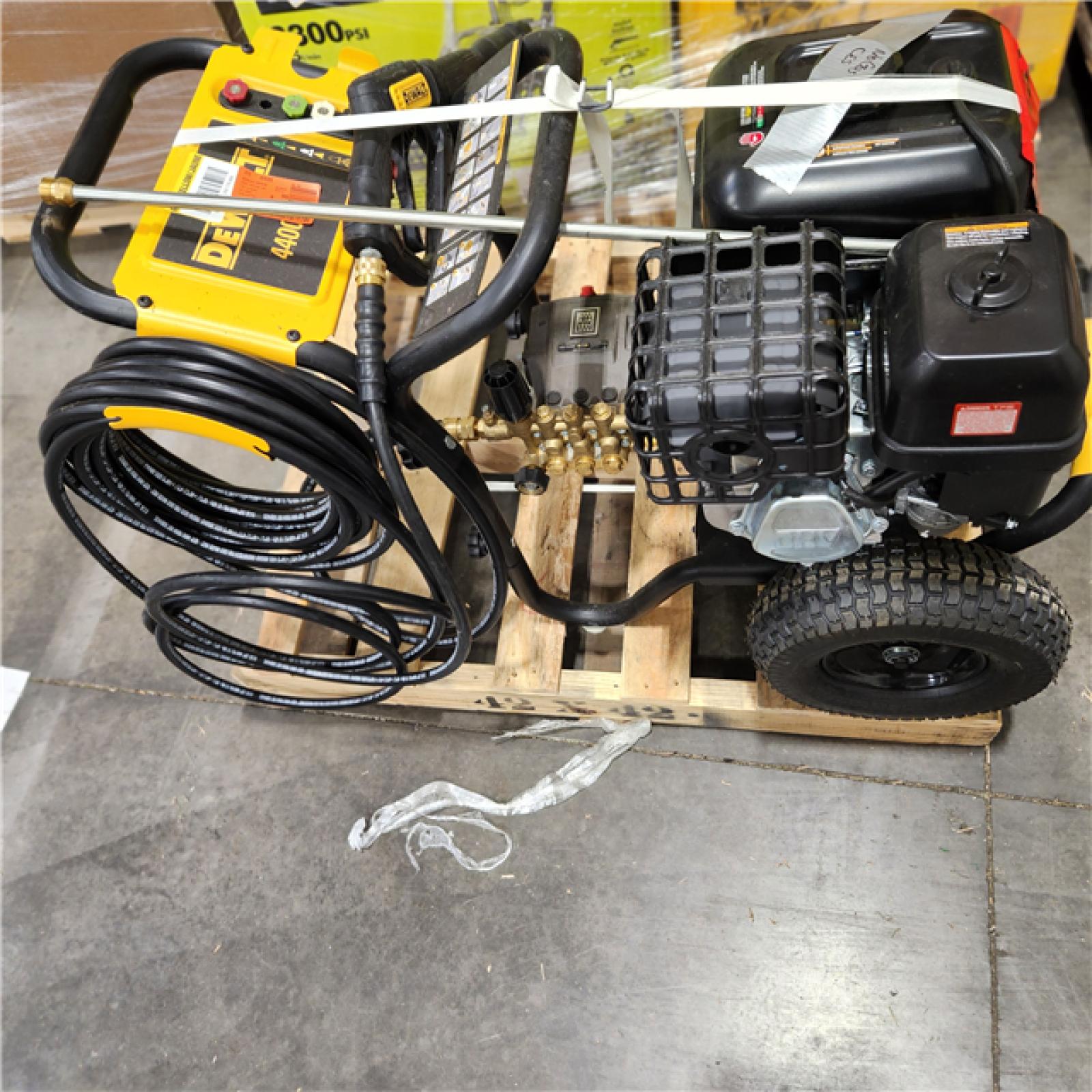 Dallas Location AsIs DEWALT DXPW61156 4400 psi Gas Pressure Washer