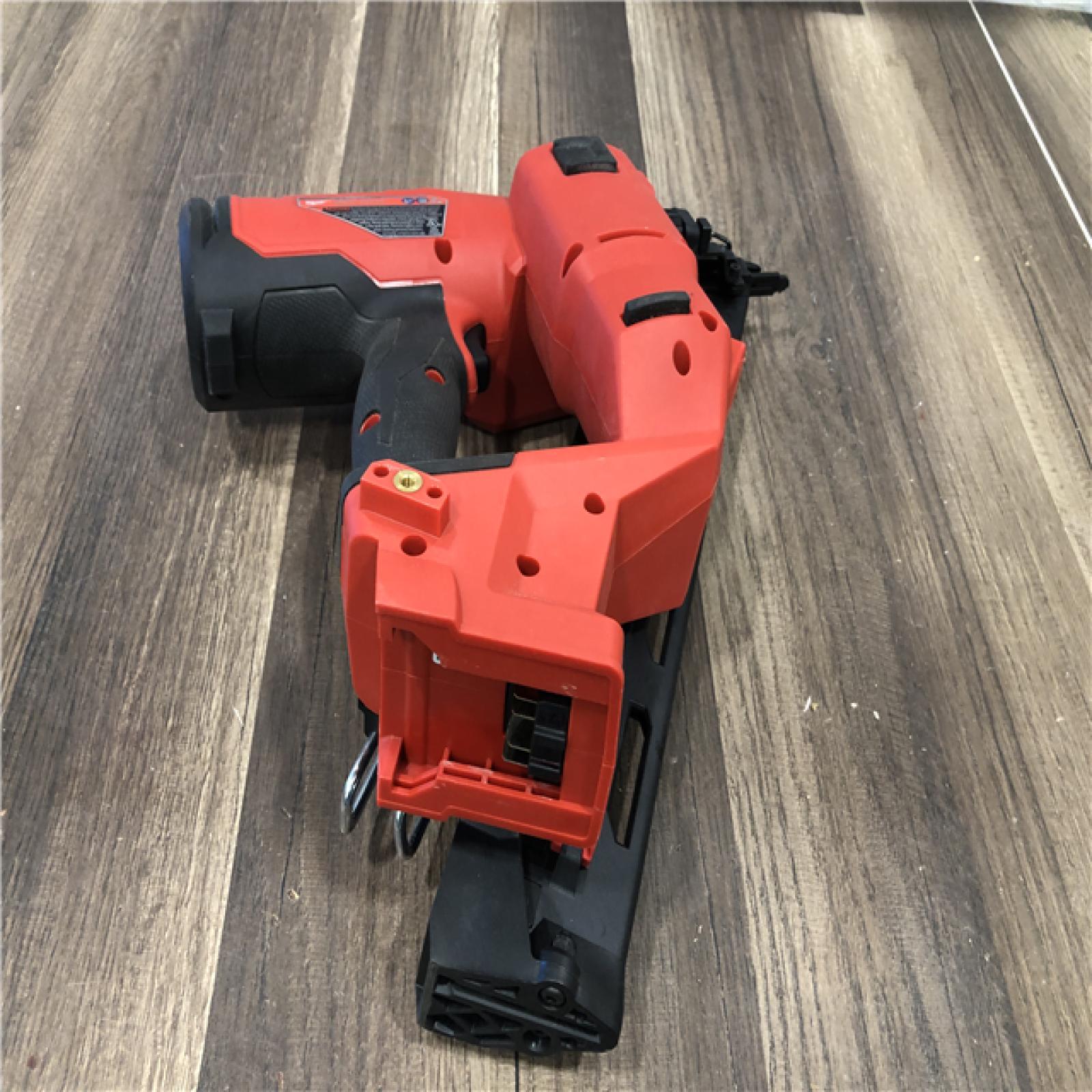 AS-IS Milwaukee FUEL 18-Volt Lithium-Ion Brushless Cordless Gen II 15-Gauge Angled Finish Nailer (Tool-Only)