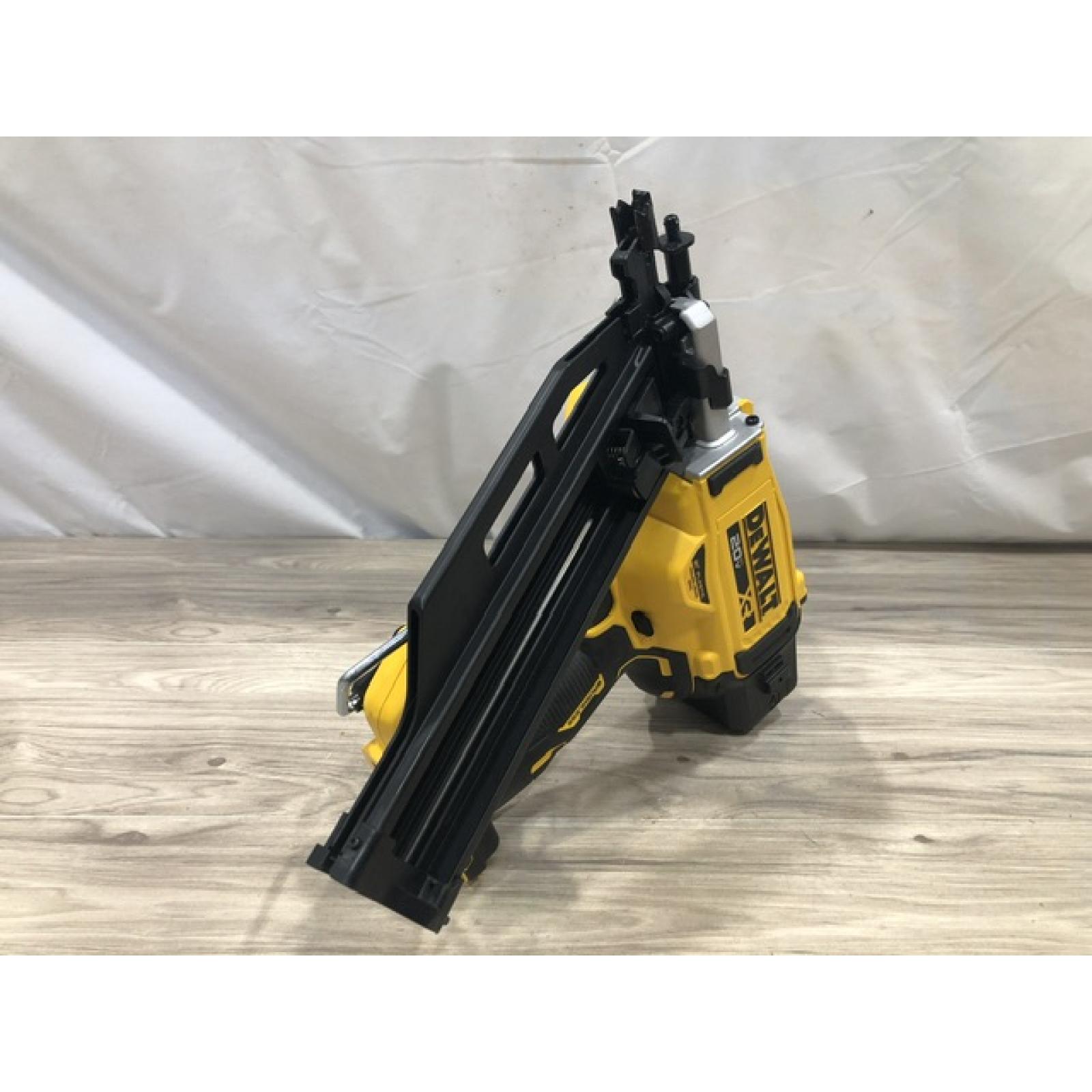 AS-IS DEWALT 20-Volt 21° Cordless Framing Nailer (Tool-Only)