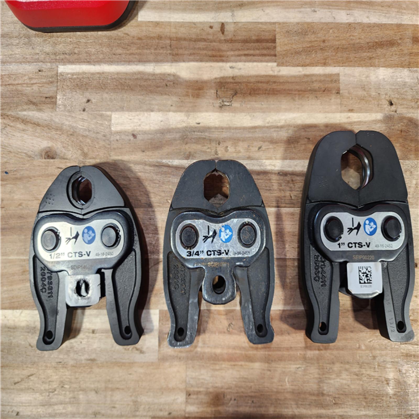 HOUSTON LOCATION - AS-IS Milwaukee M12 12-Volt Lithium-Ion Force Logic Cordless Press Tool Kit