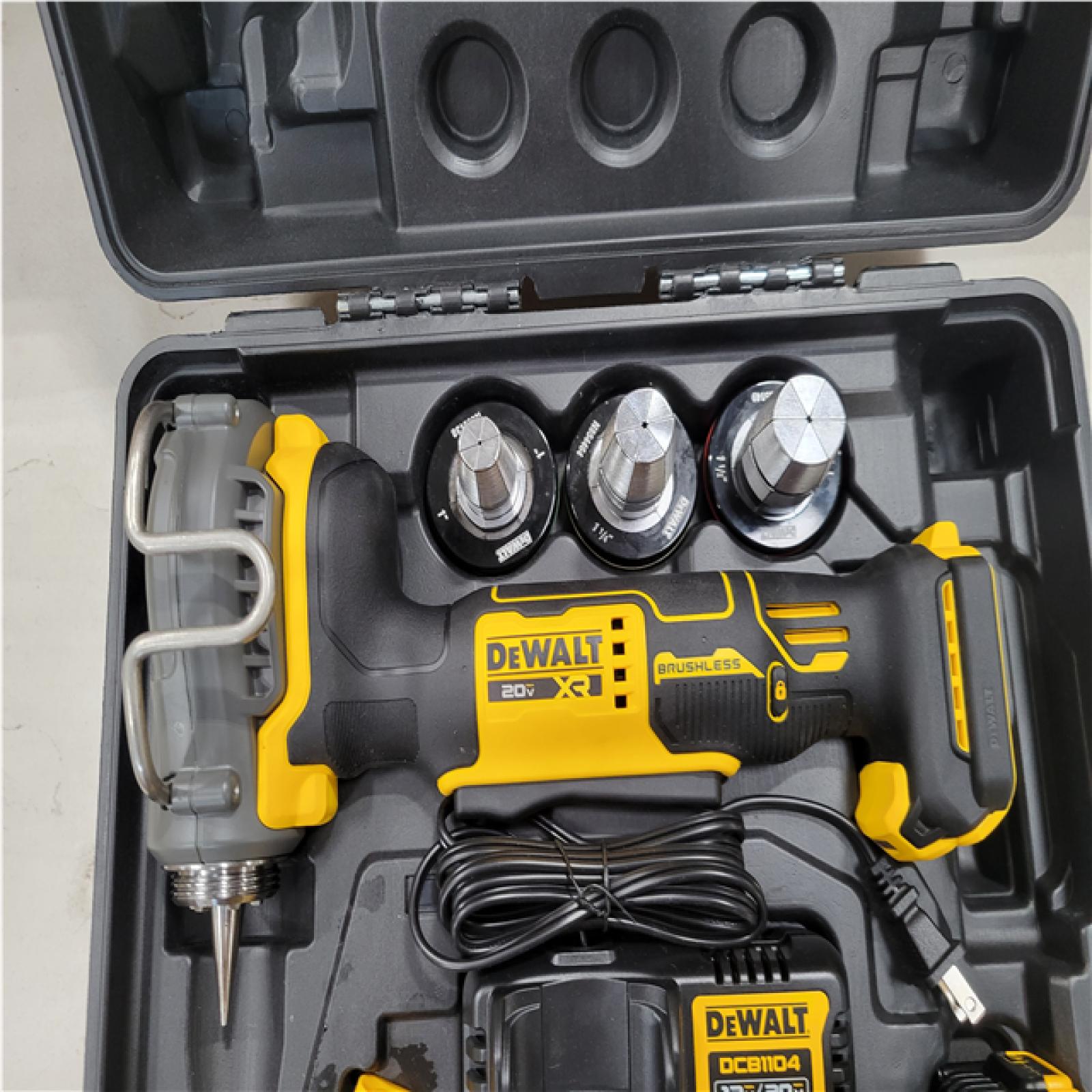 CALIFORNIA AS-IS DEWALT PEX EXPANDER KIT