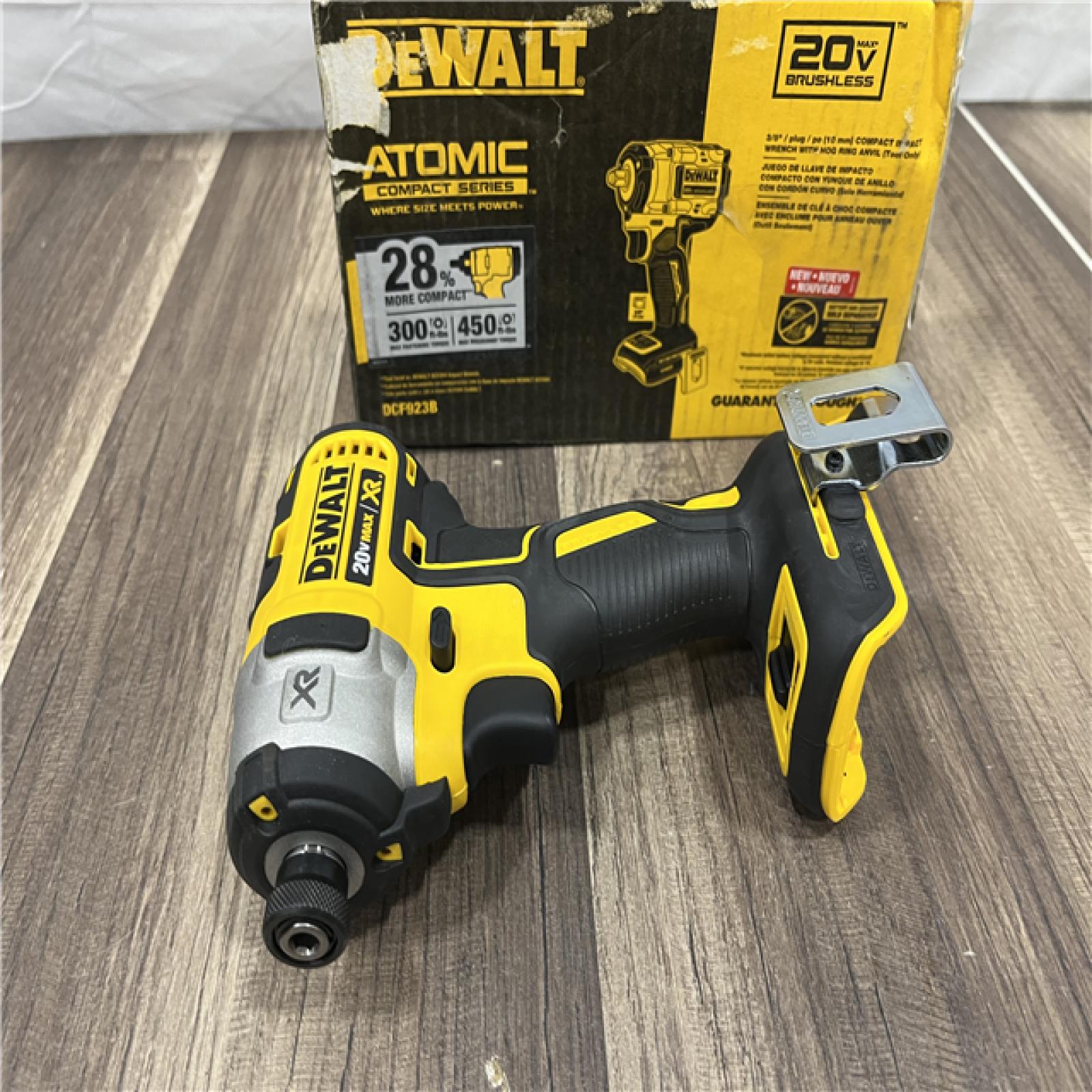 GOOD DEWALT 20V Atomic 3/8 Impact Wrench
