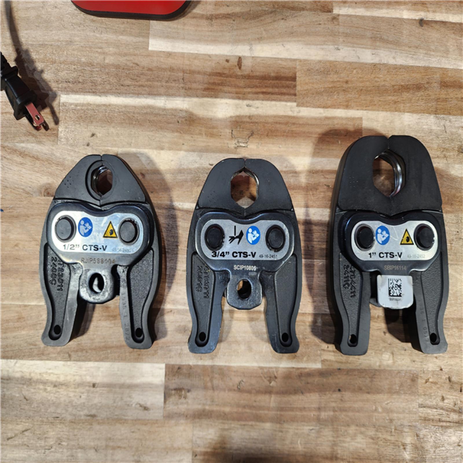 HOUSTON LOCATION - AS-IS Milwaukee M12 12-Volt Lithium-Ion Force Logic Cordless Press Tool Kit