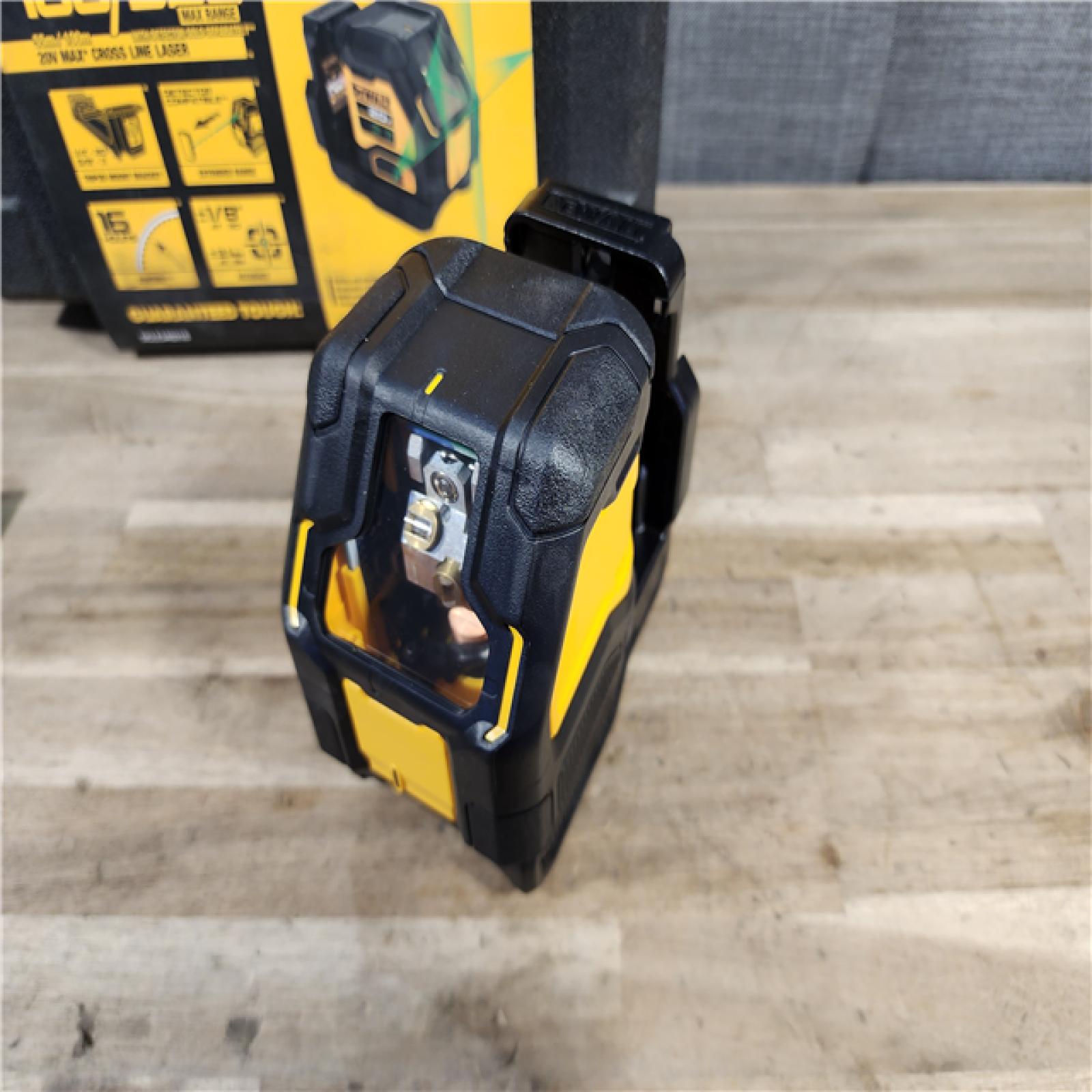 HOUSTON LOCATION - AS-IS Dewalt 20V MAX Lithium-Ion Cordless Green Cross Line Laser (Tool Only) - DCLE34021B