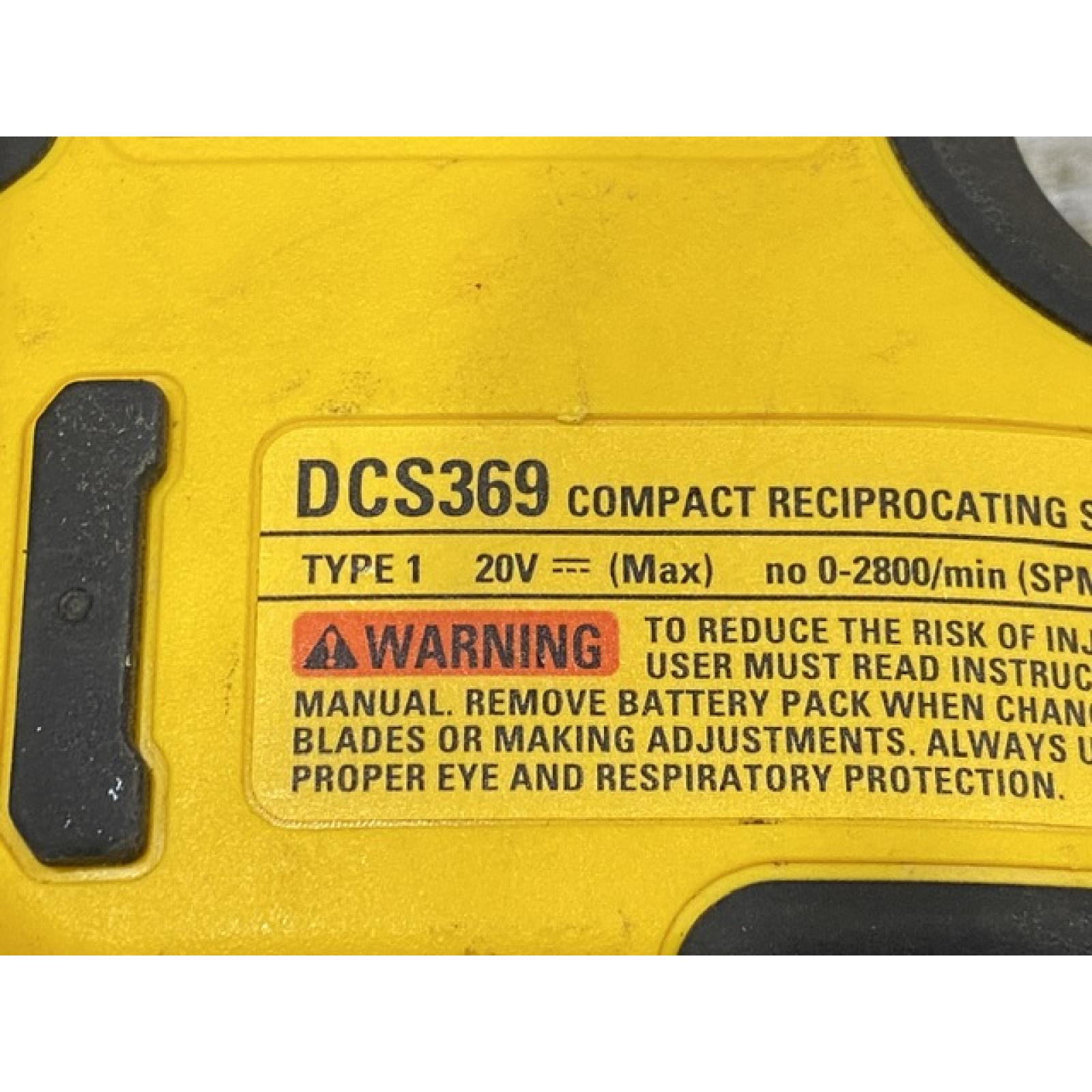 AS-IS DEWALT Atomic 20-Volt Maximum Cordless Brushless Compact Reciprocating Saw Kit