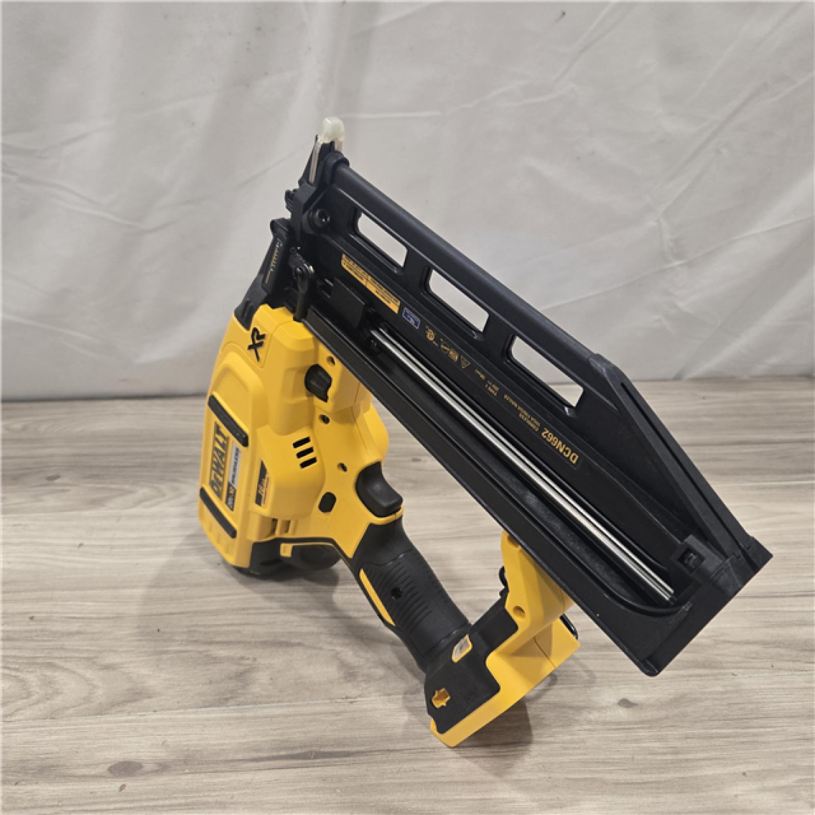 AS-IS DEWALT 20V MAX XR 16-Gauge Cordless Finish Nailer (Tool Only)